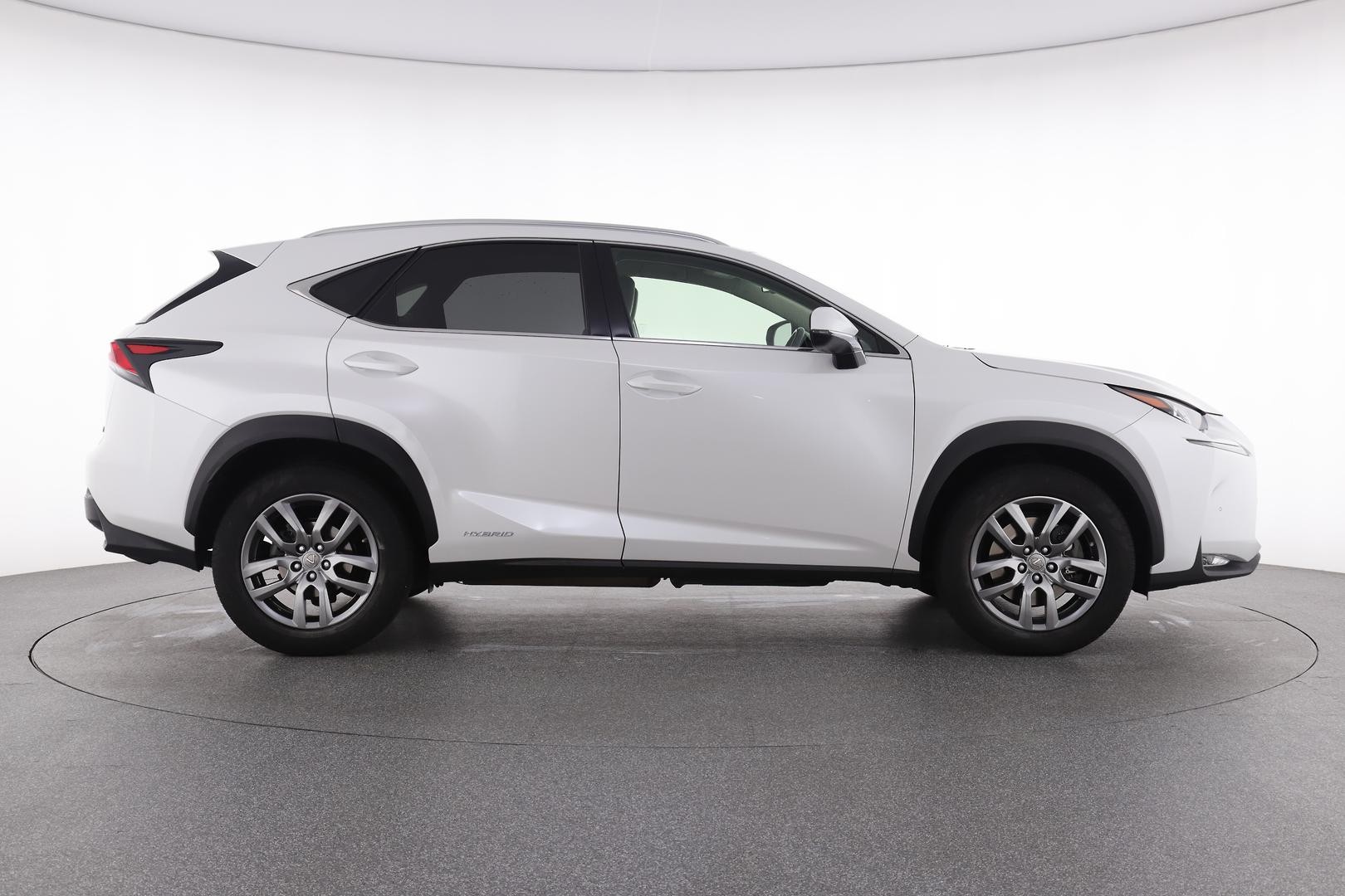 Lexus Nx image 2