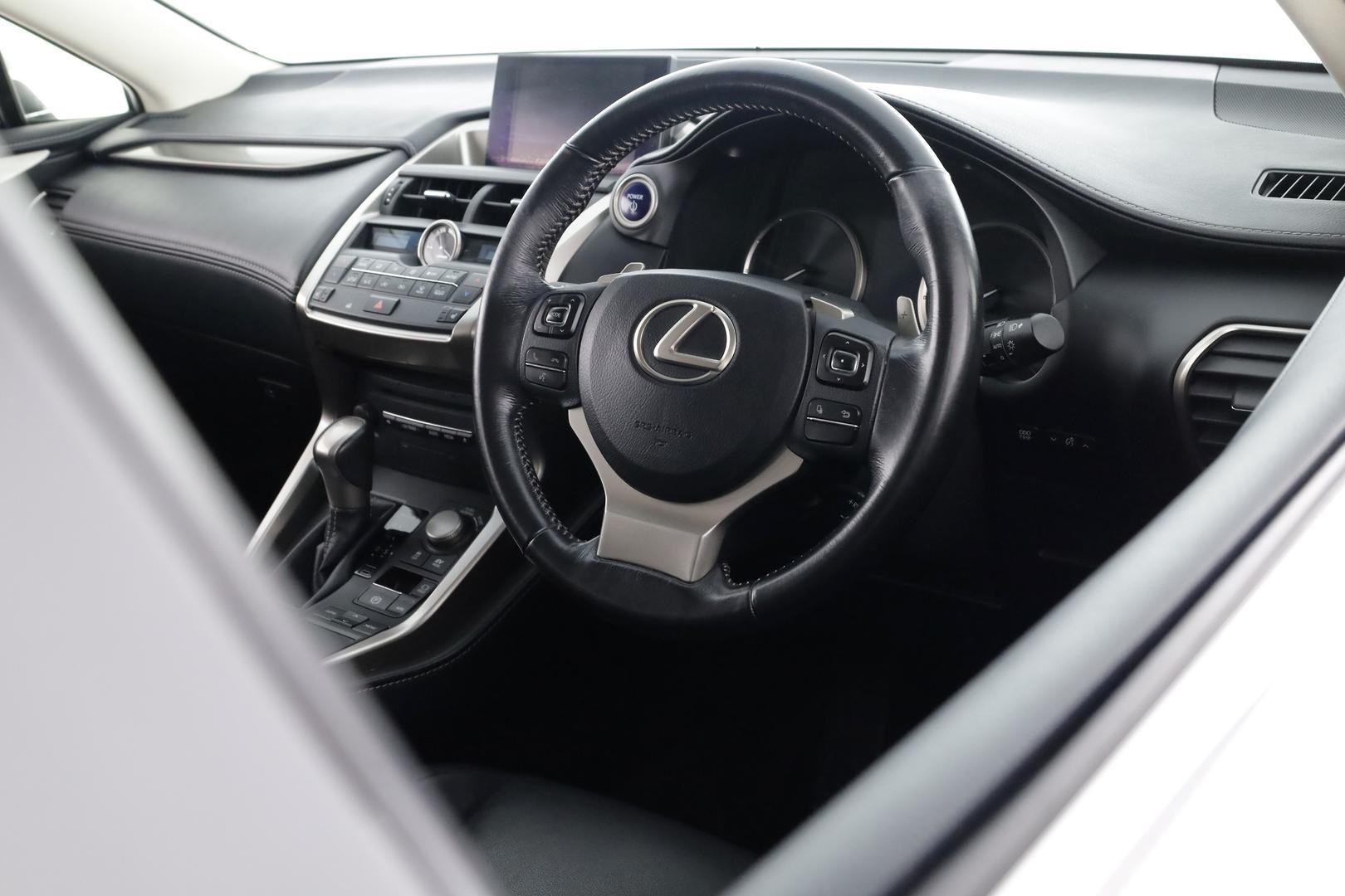 Lexus Nx image 4