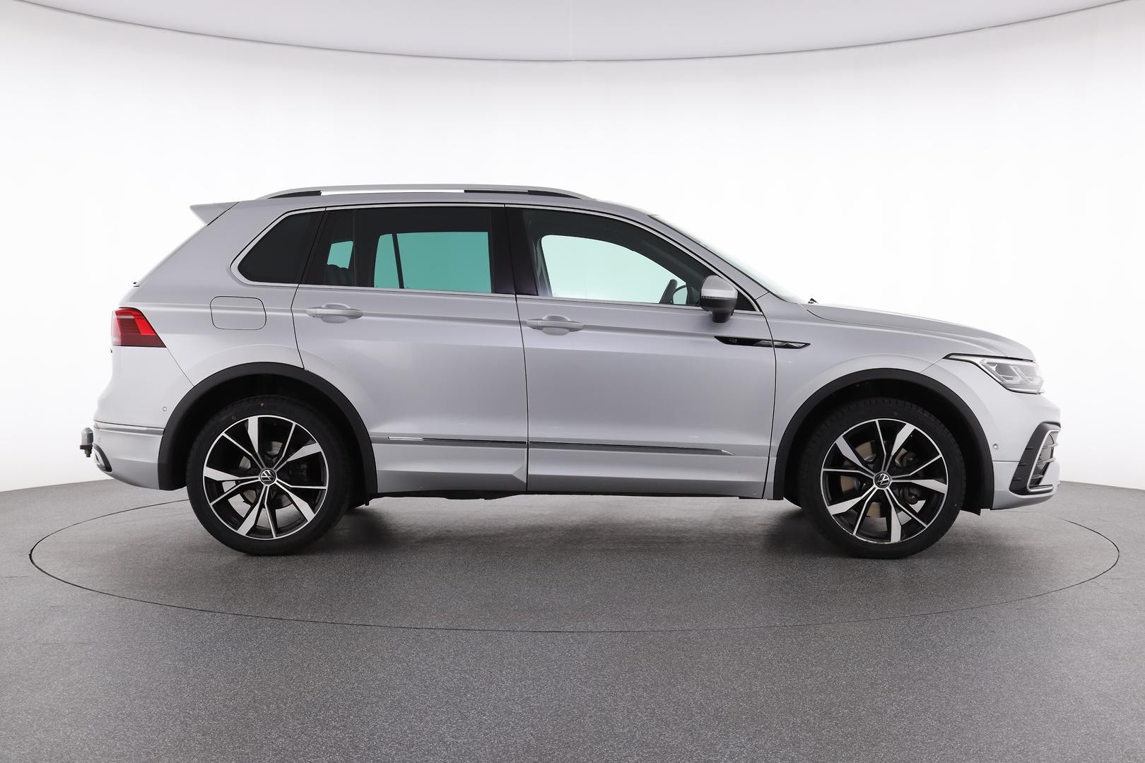 Volkswagen Tiguan image 2