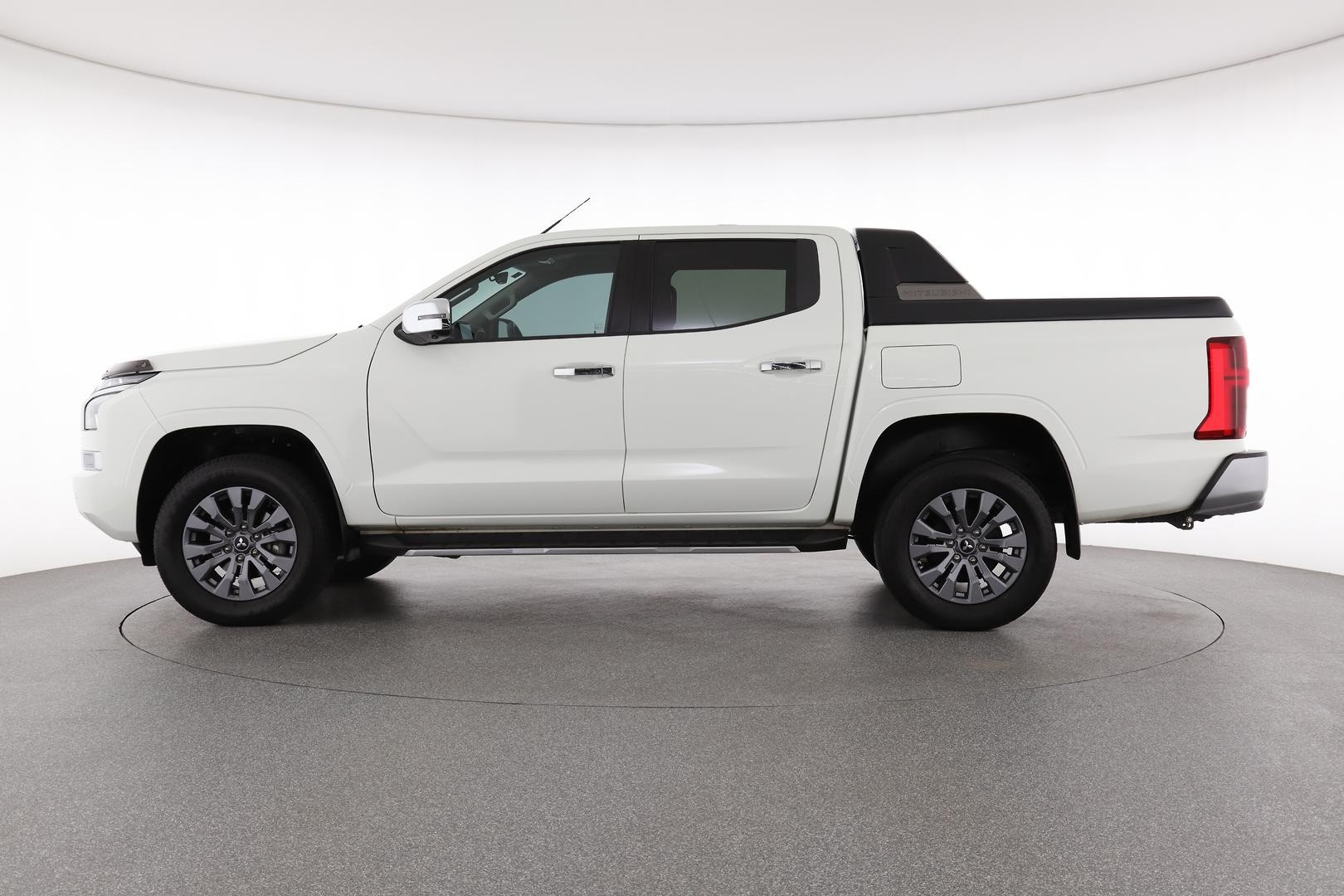 Mitsubishi Triton image 3