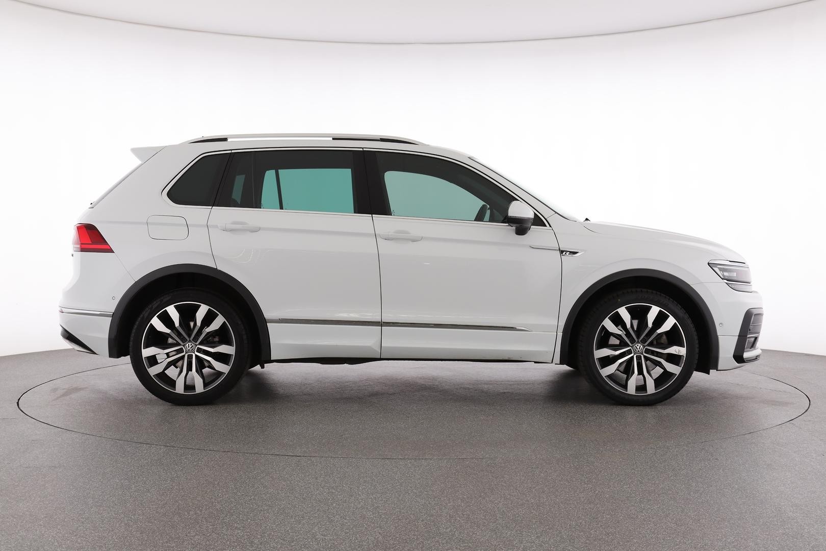 Volkswagen Tiguan image 2