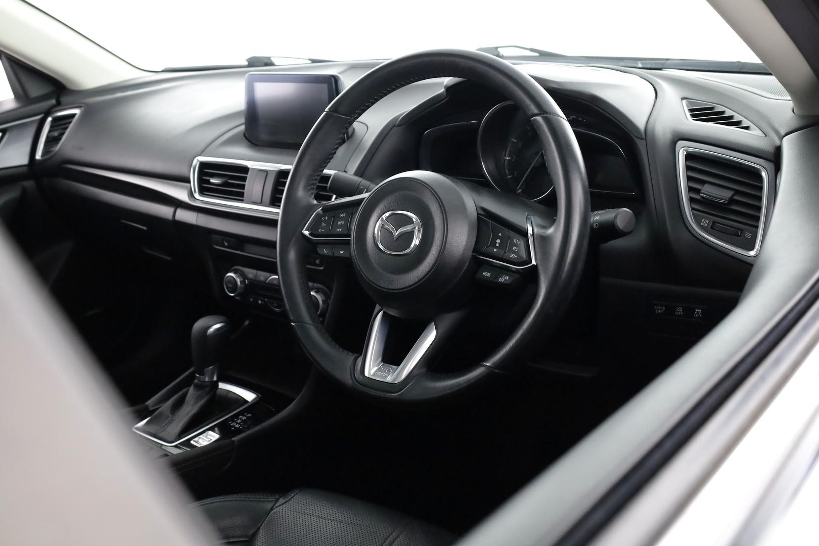 Mazda 3 image 4