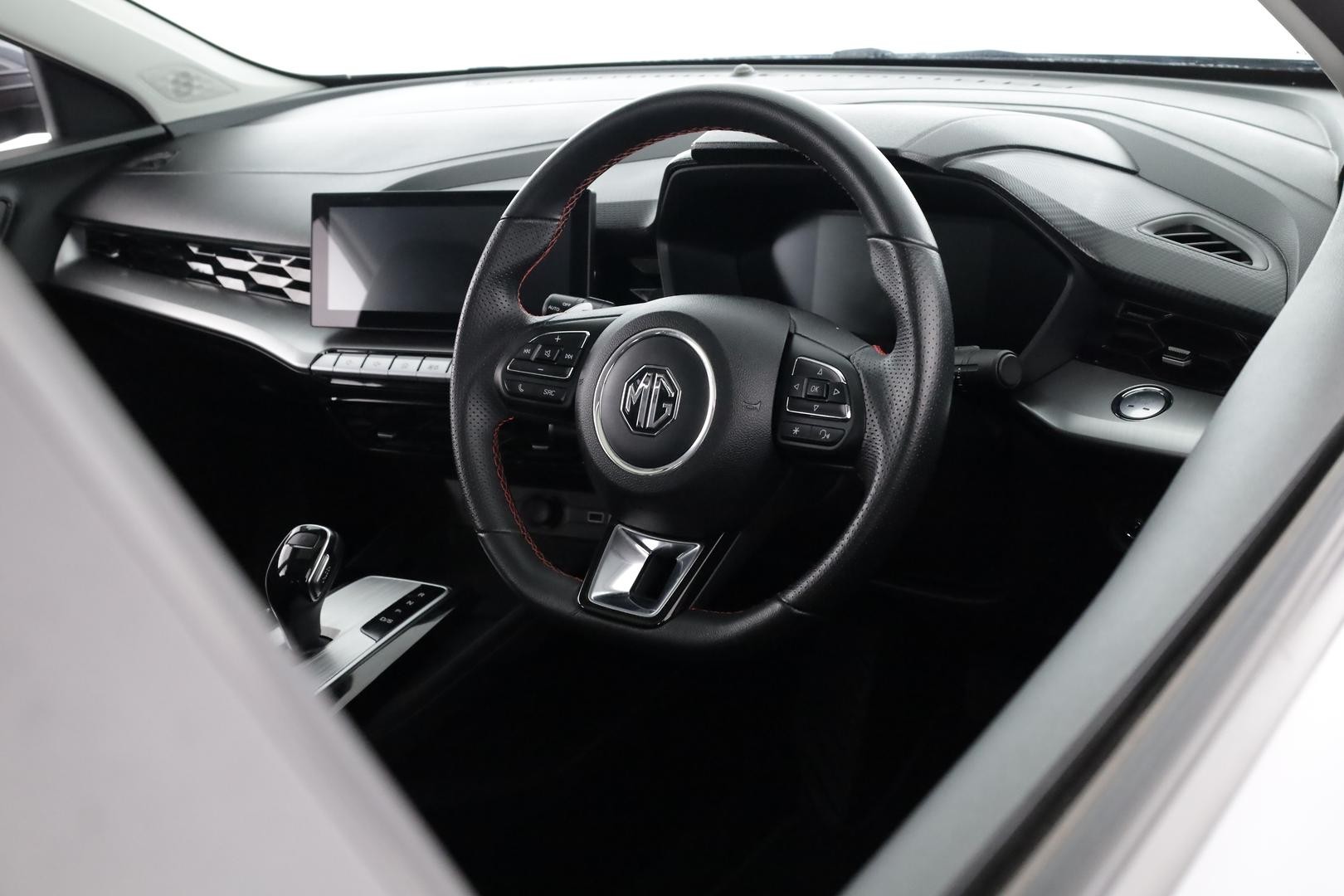 MG Mg5 image 4