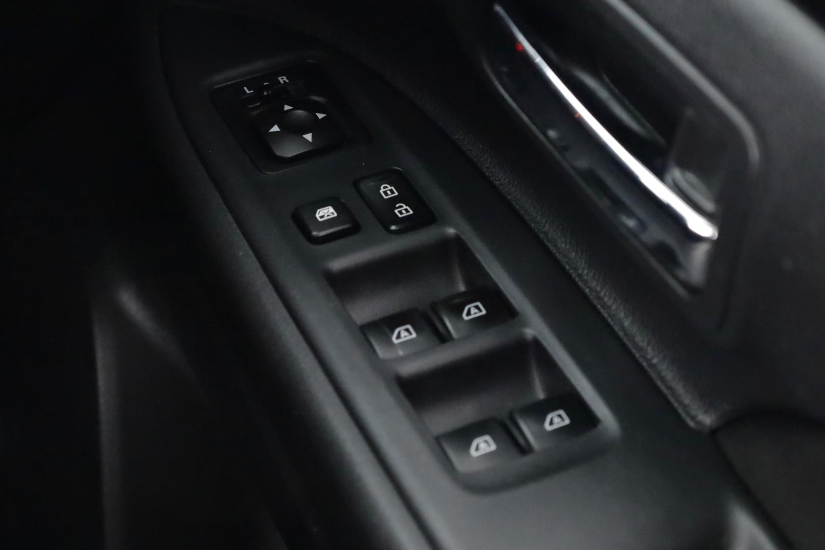 Mitsubishi Outlander image 4