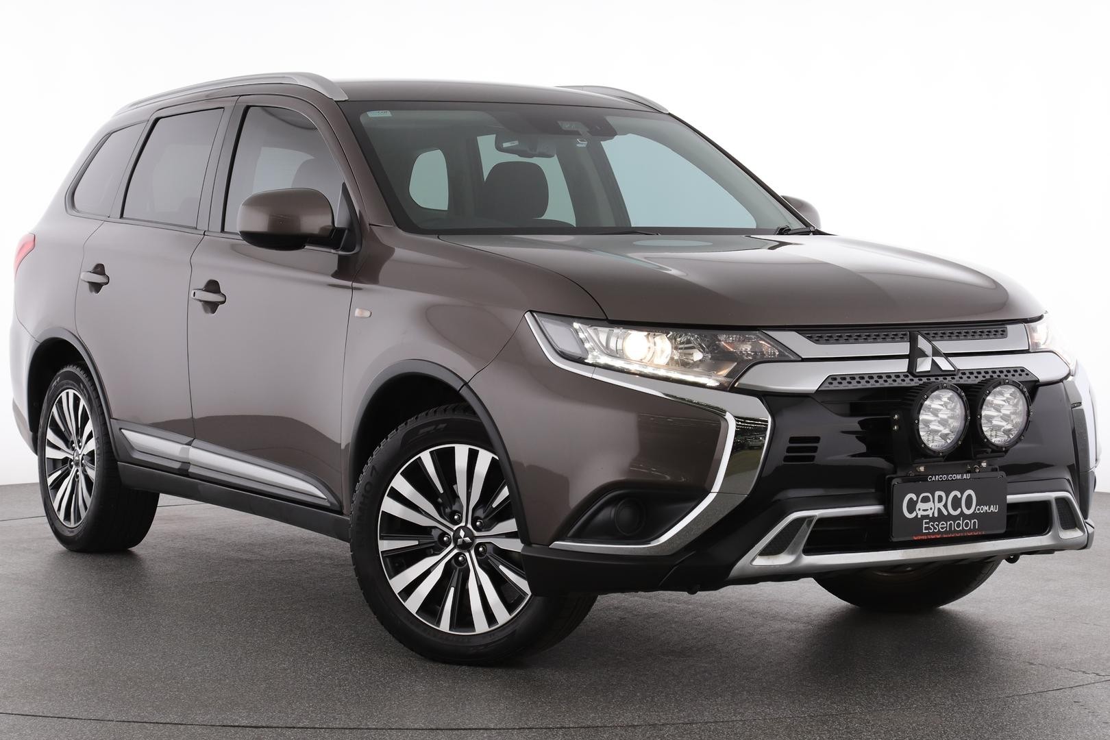 Mitsubishi Outlander image 1