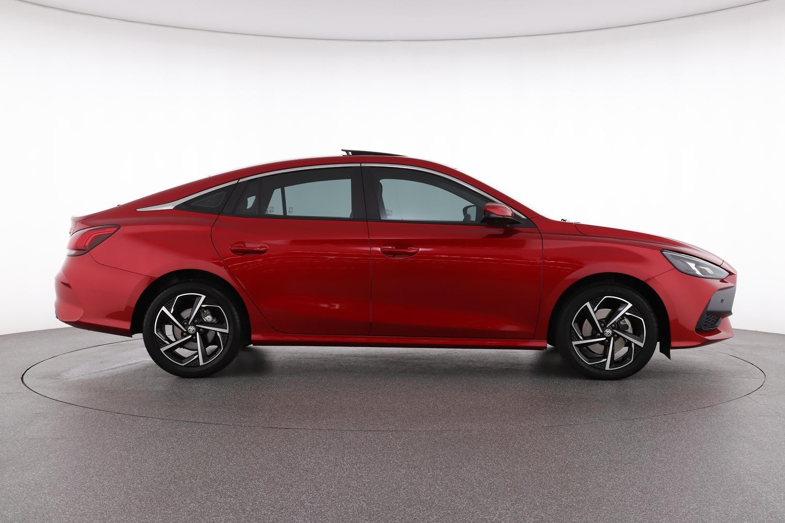 MG Mg5 image 2