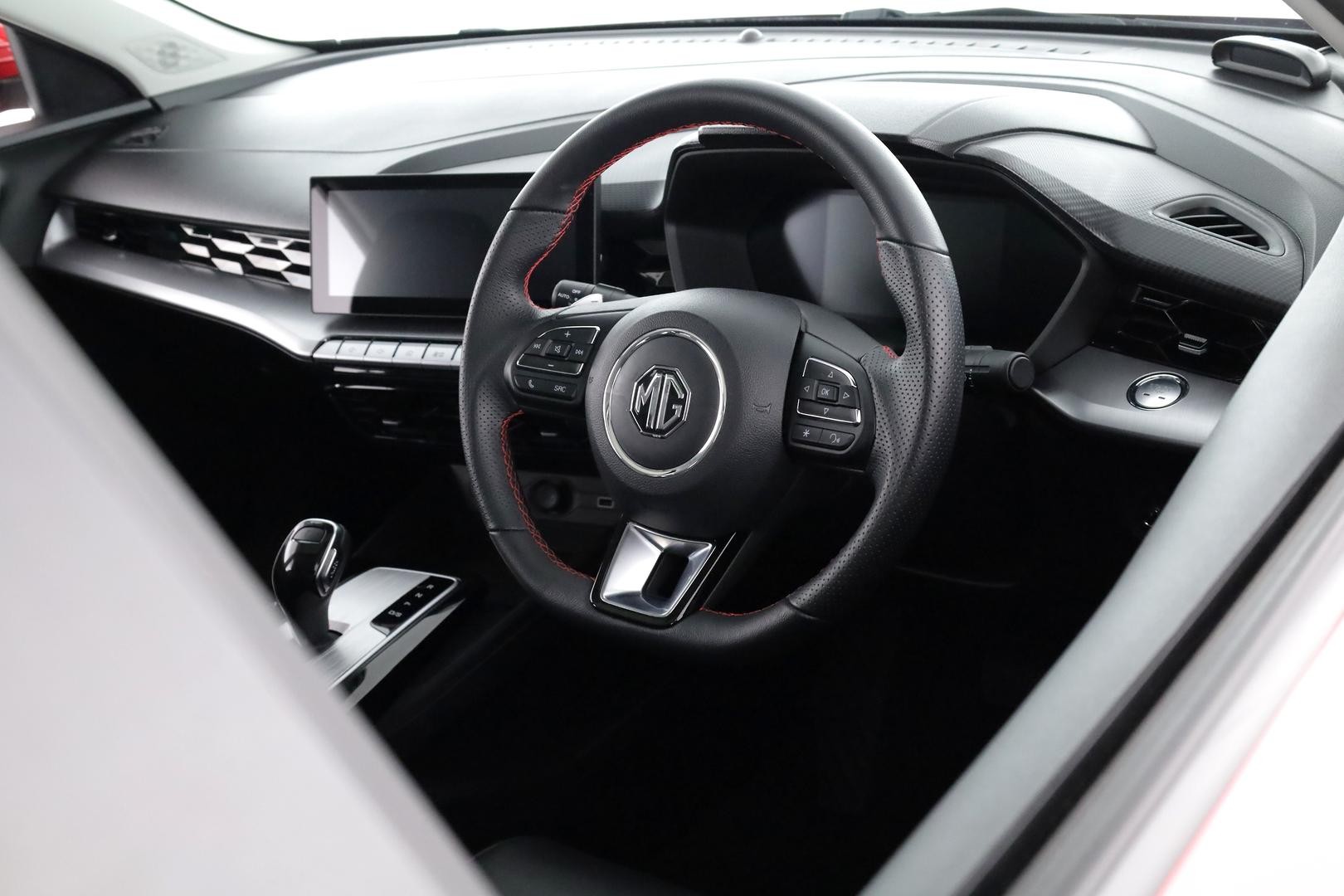 MG Mg5 image 4