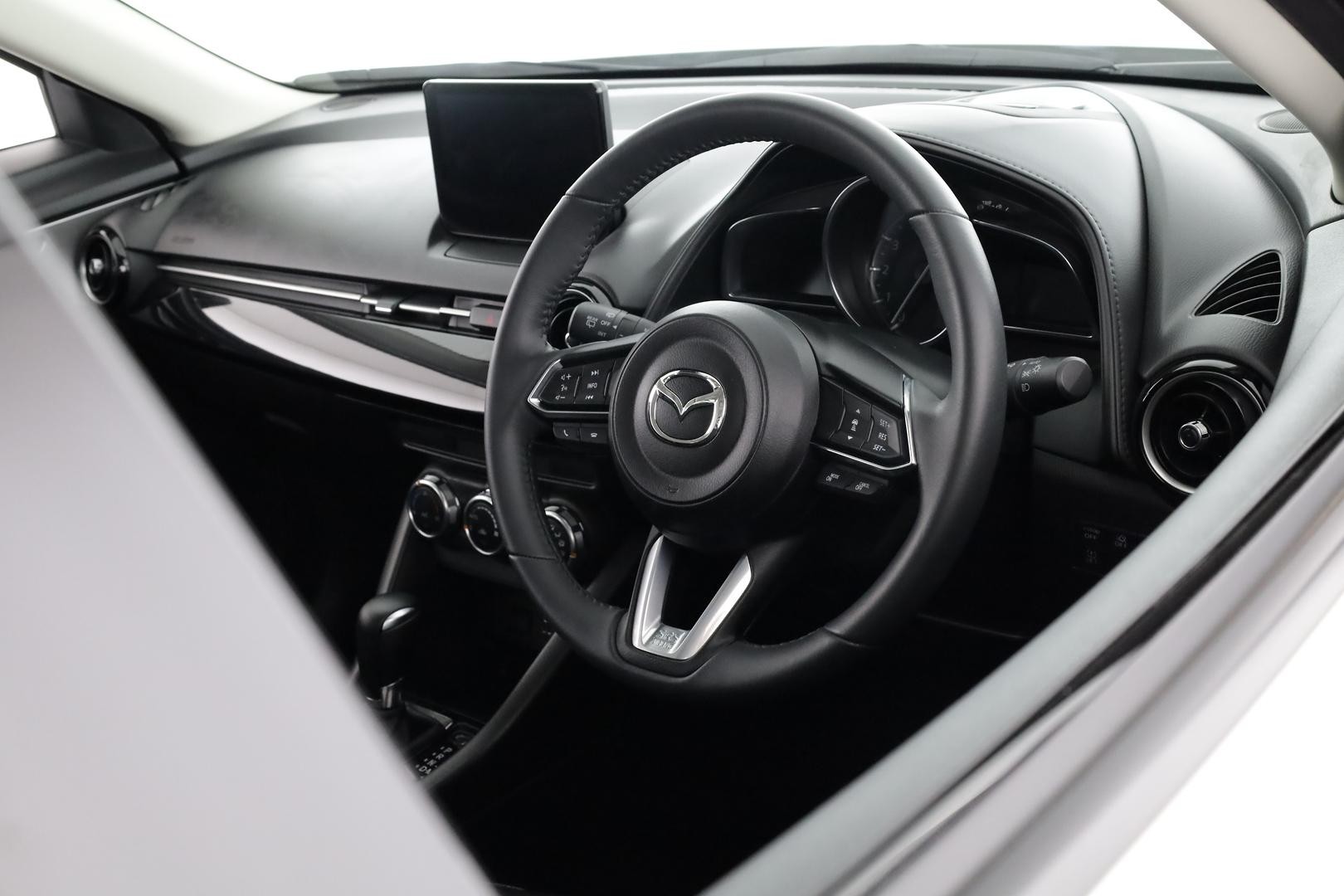 Mazda Cx-3 image 4