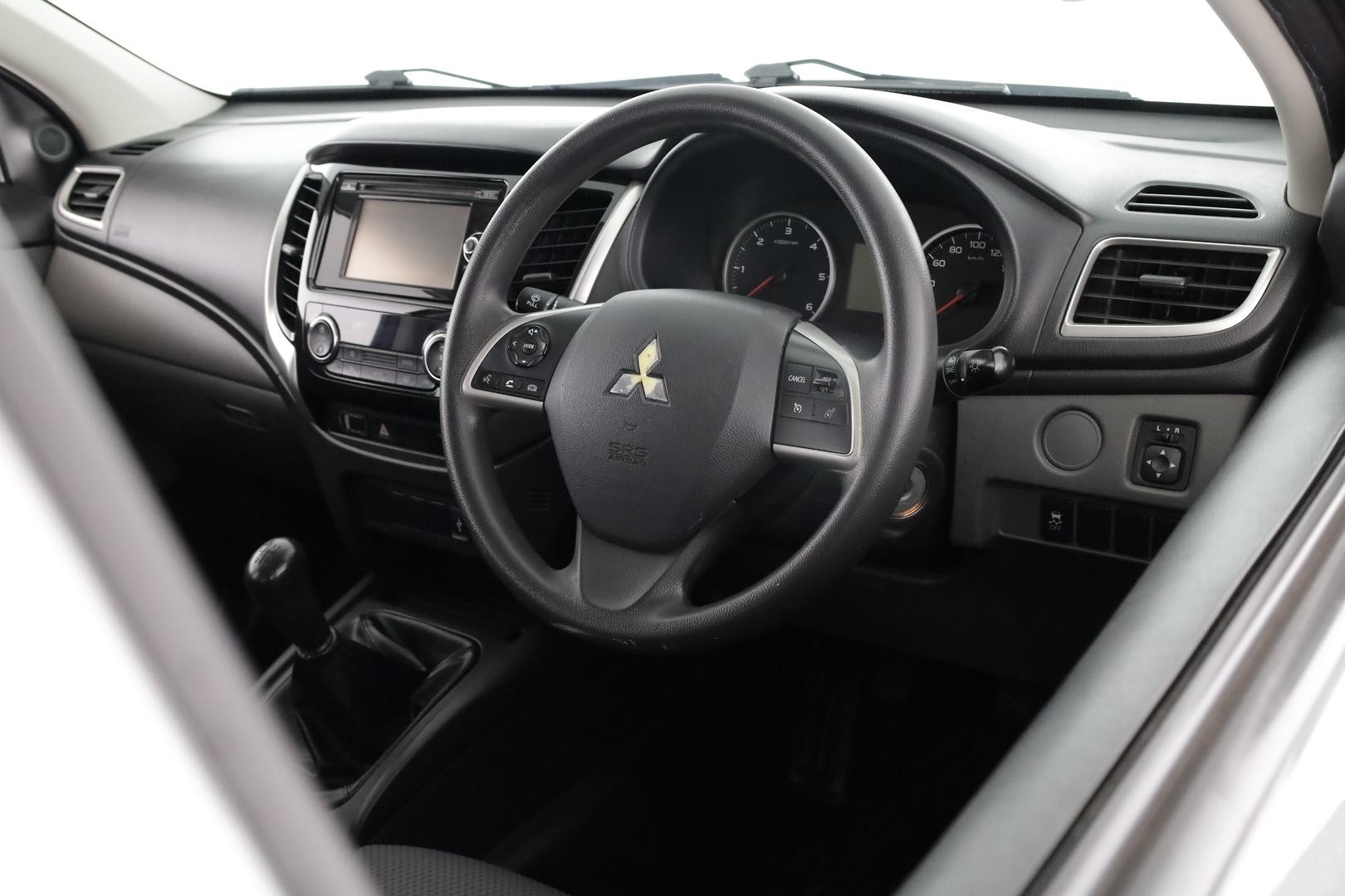Mitsubishi Triton image 4