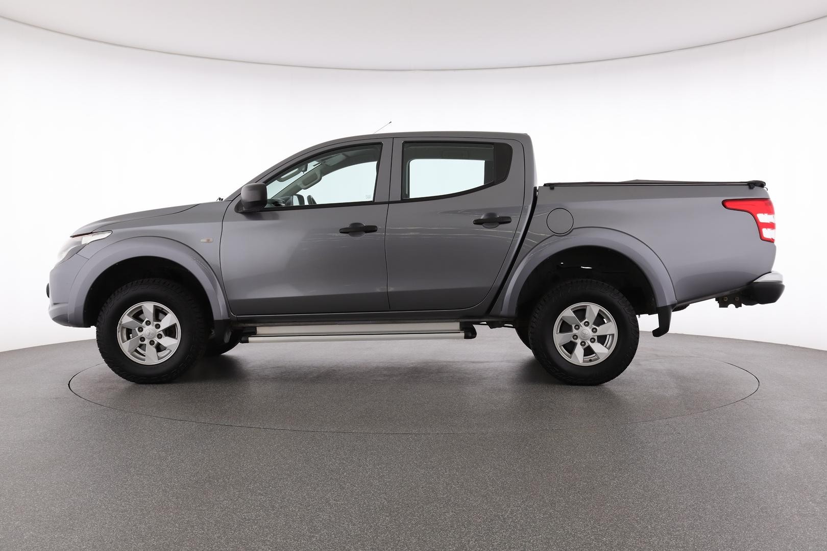 Mitsubishi Triton image 3