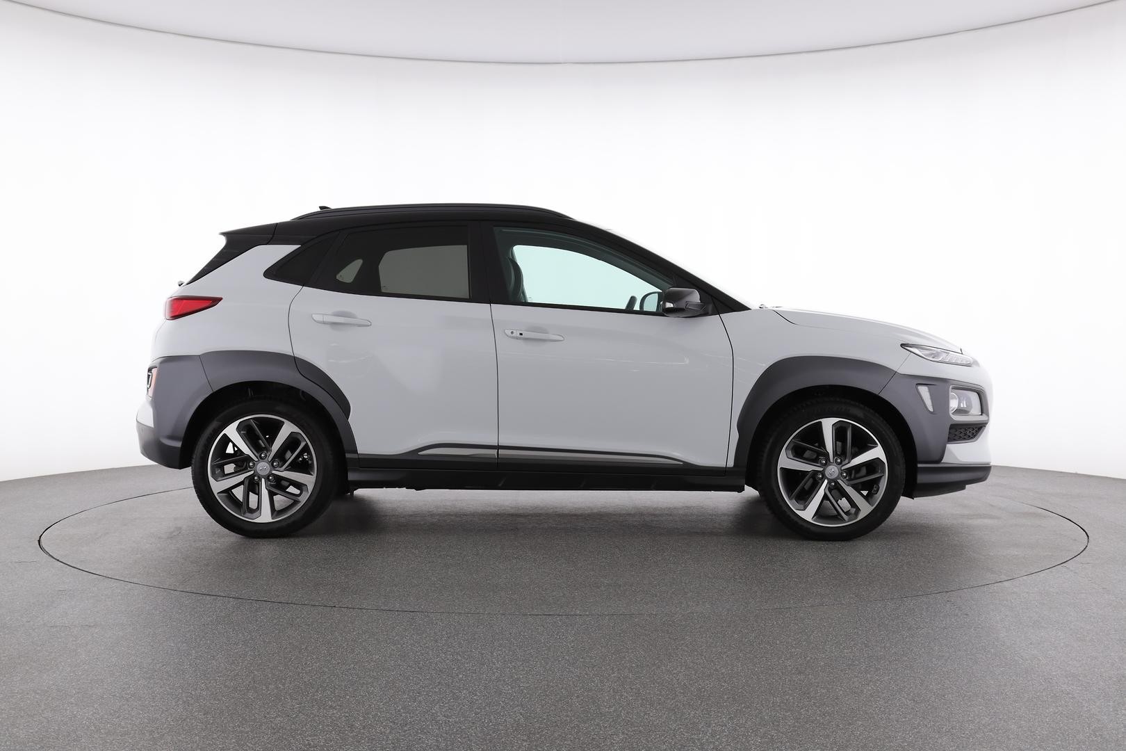 Hyundai Kona image 2