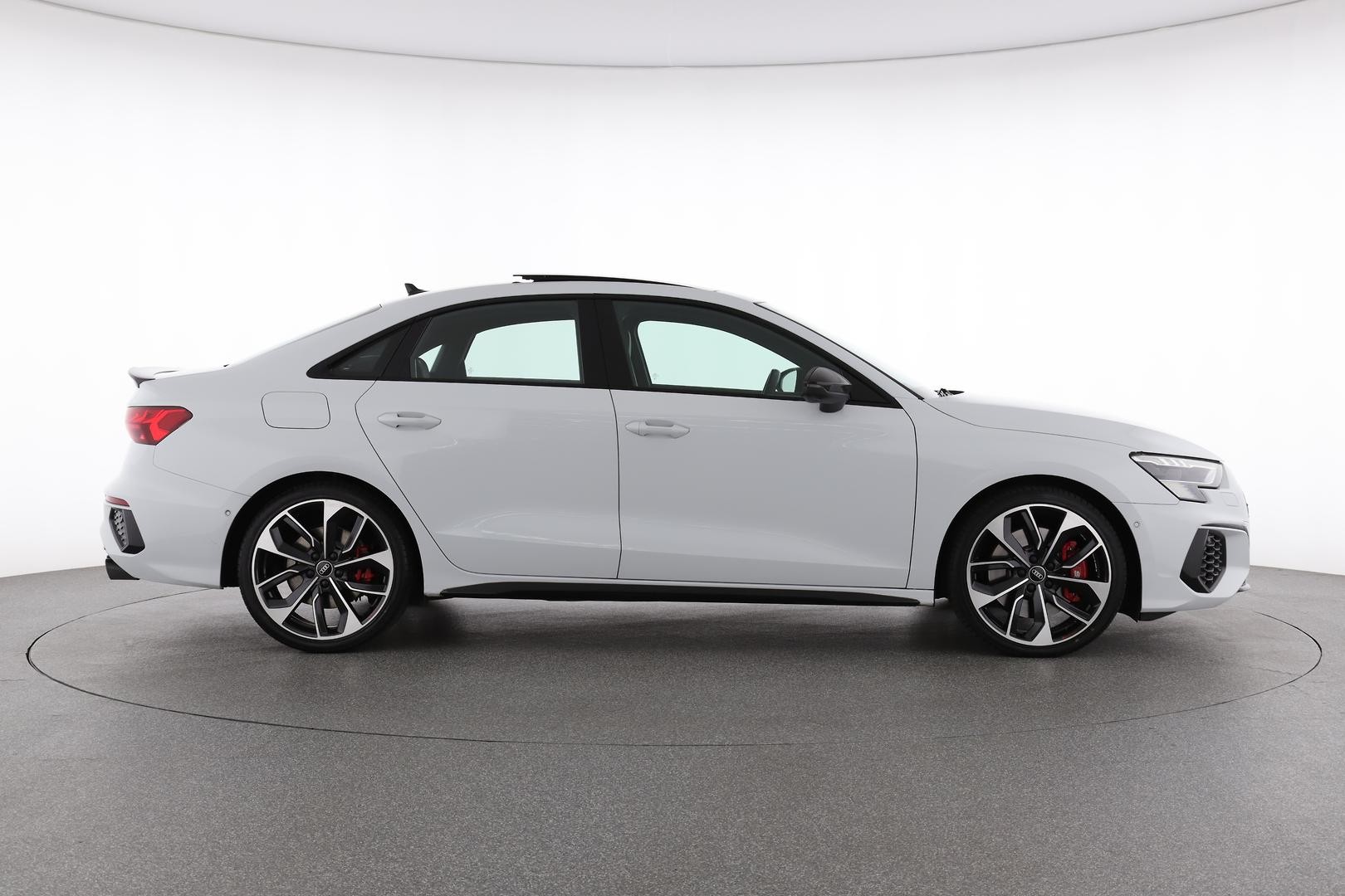 Audi S3 image 2