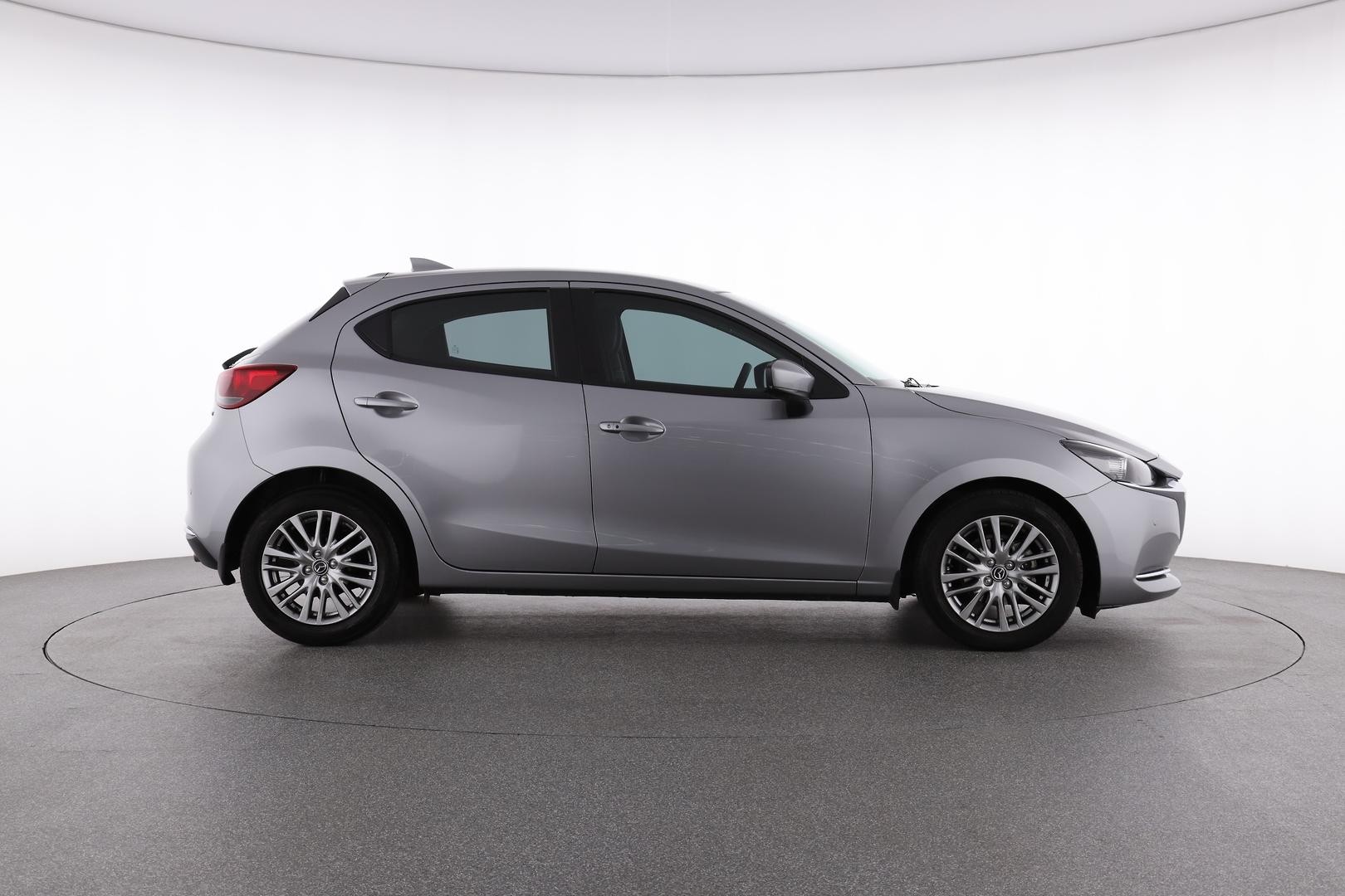 Mazda 2 image 2