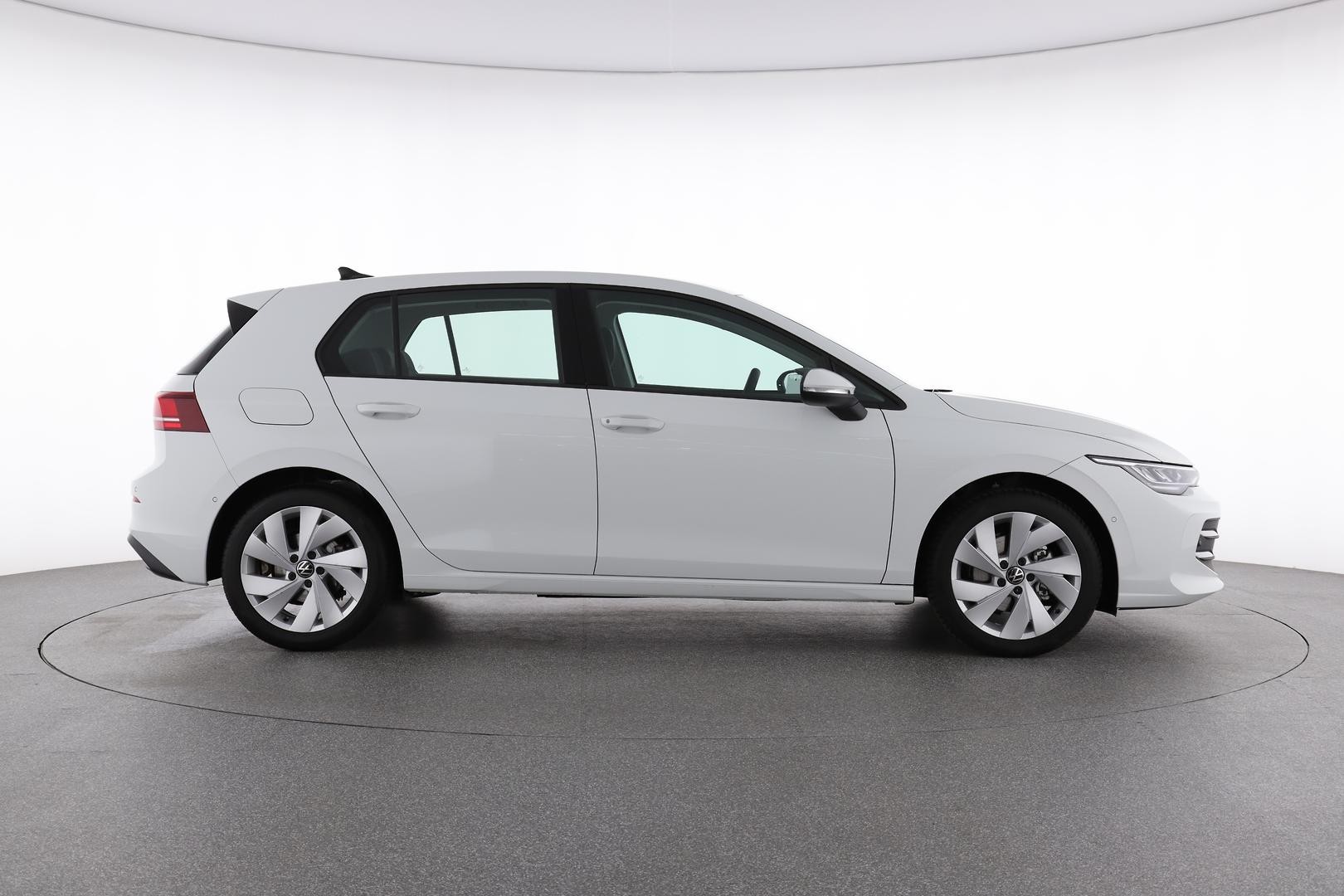 Volkswagen Golf image 2