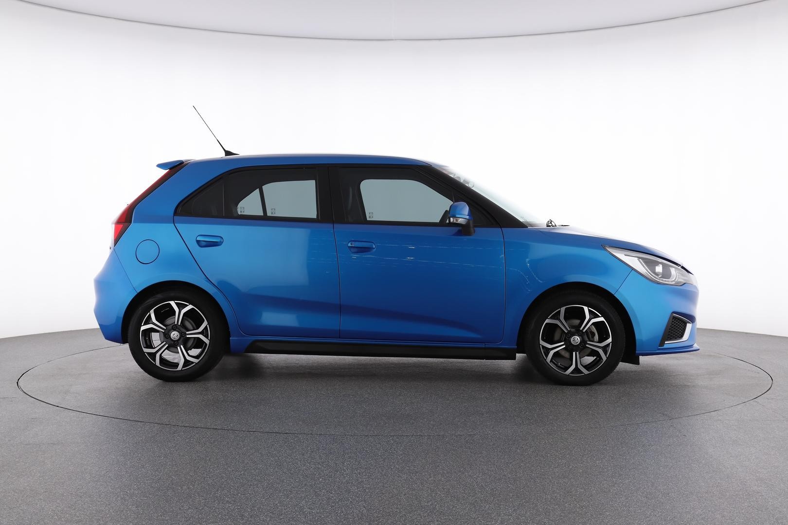 MG Mg3 image 2