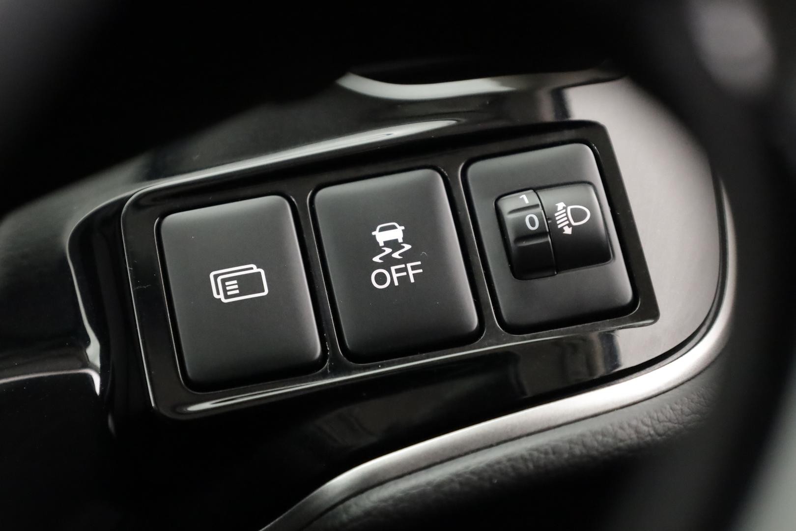 Mitsubishi Outlander image 4