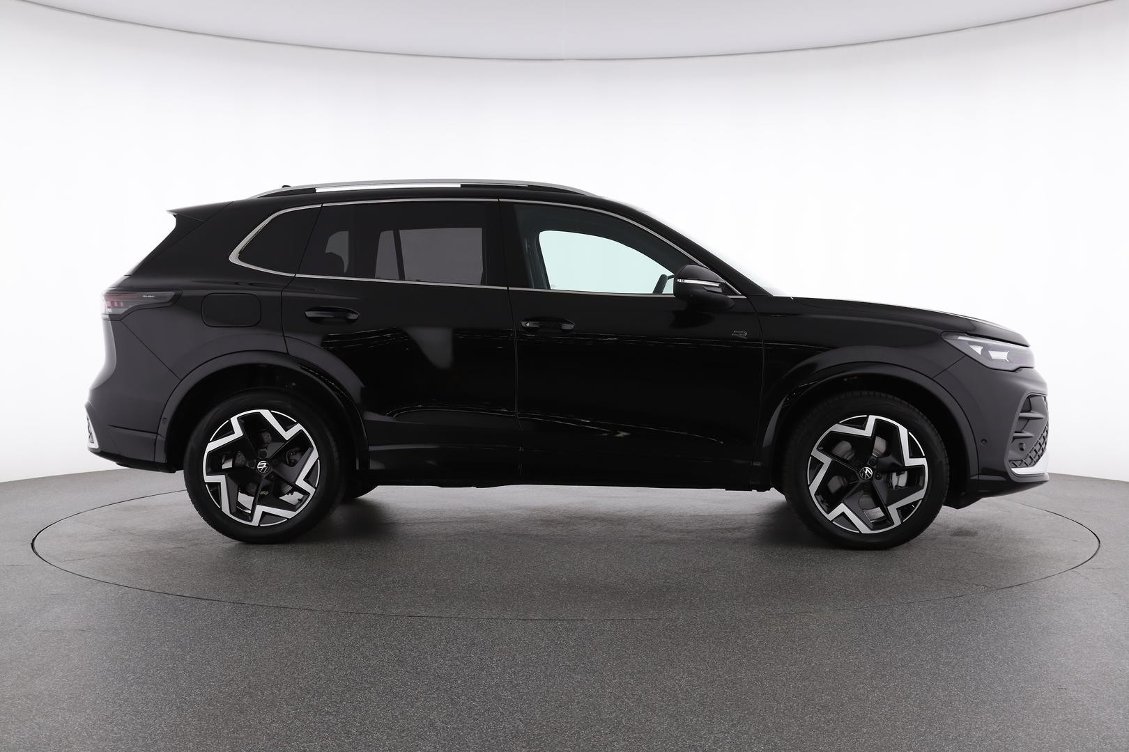 Volkswagen Tiguan image 2