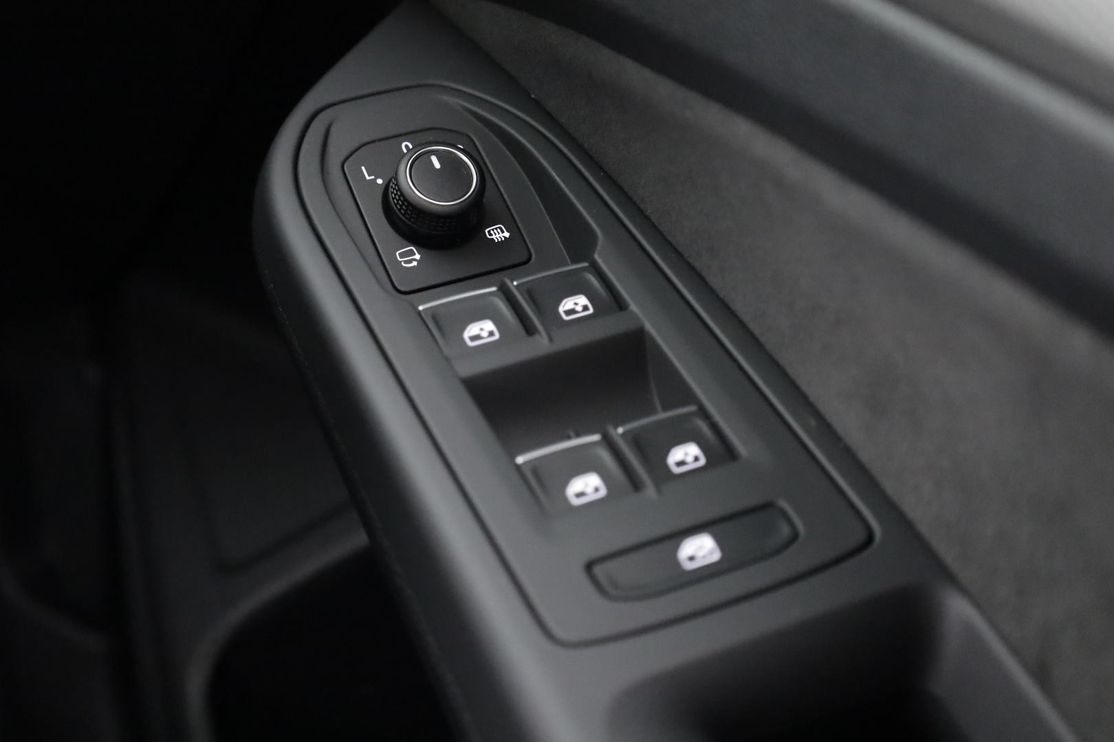 Volkswagen Golf image 4