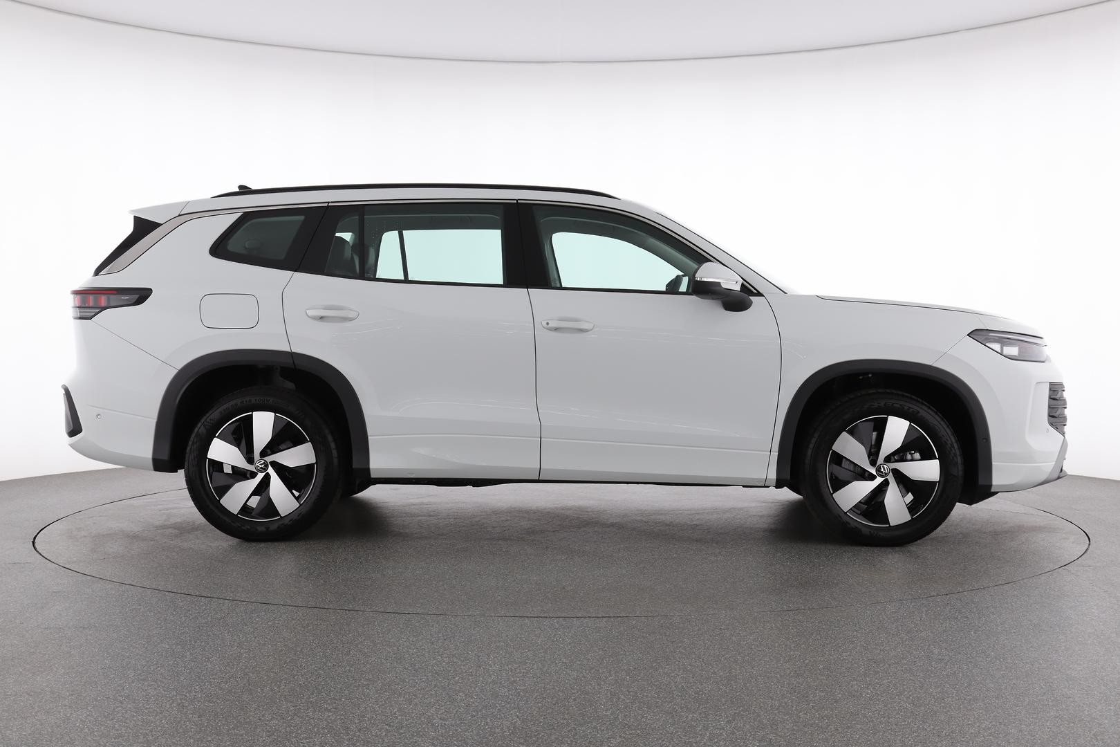 Volkswagen Tayron image 2