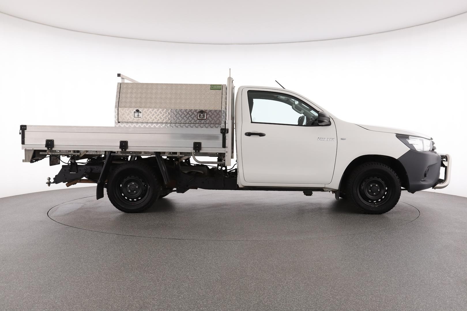 Toyota Hilux image 2