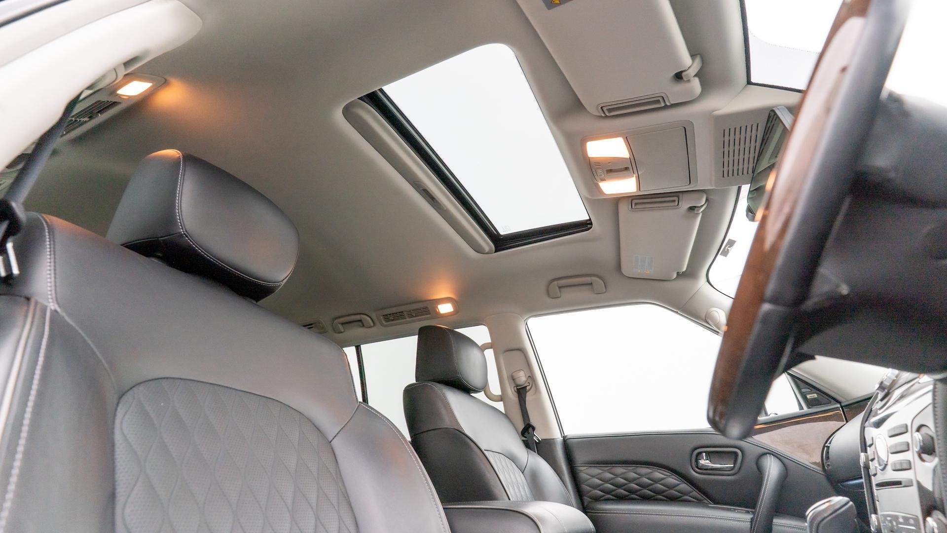 Infiniti Qx80 image 4