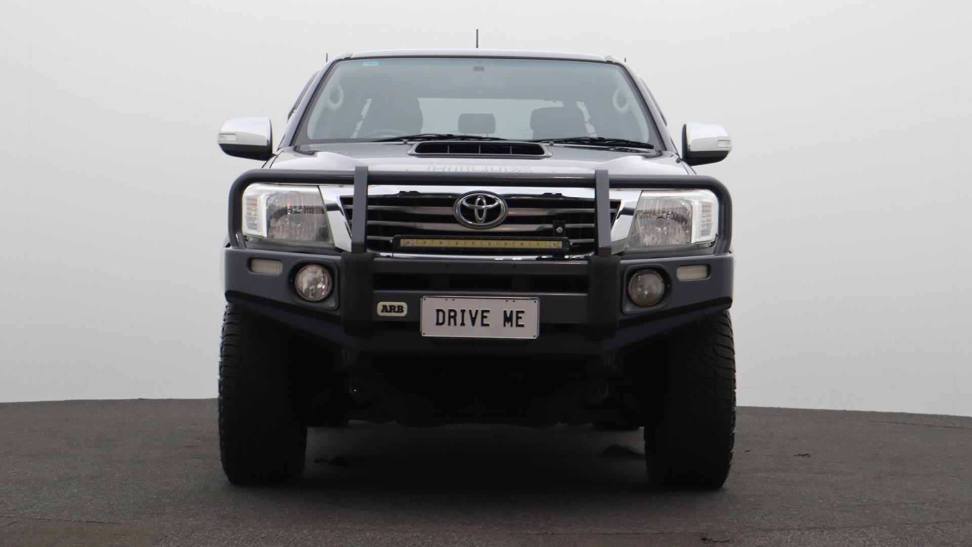 Toyota Hilux image 2