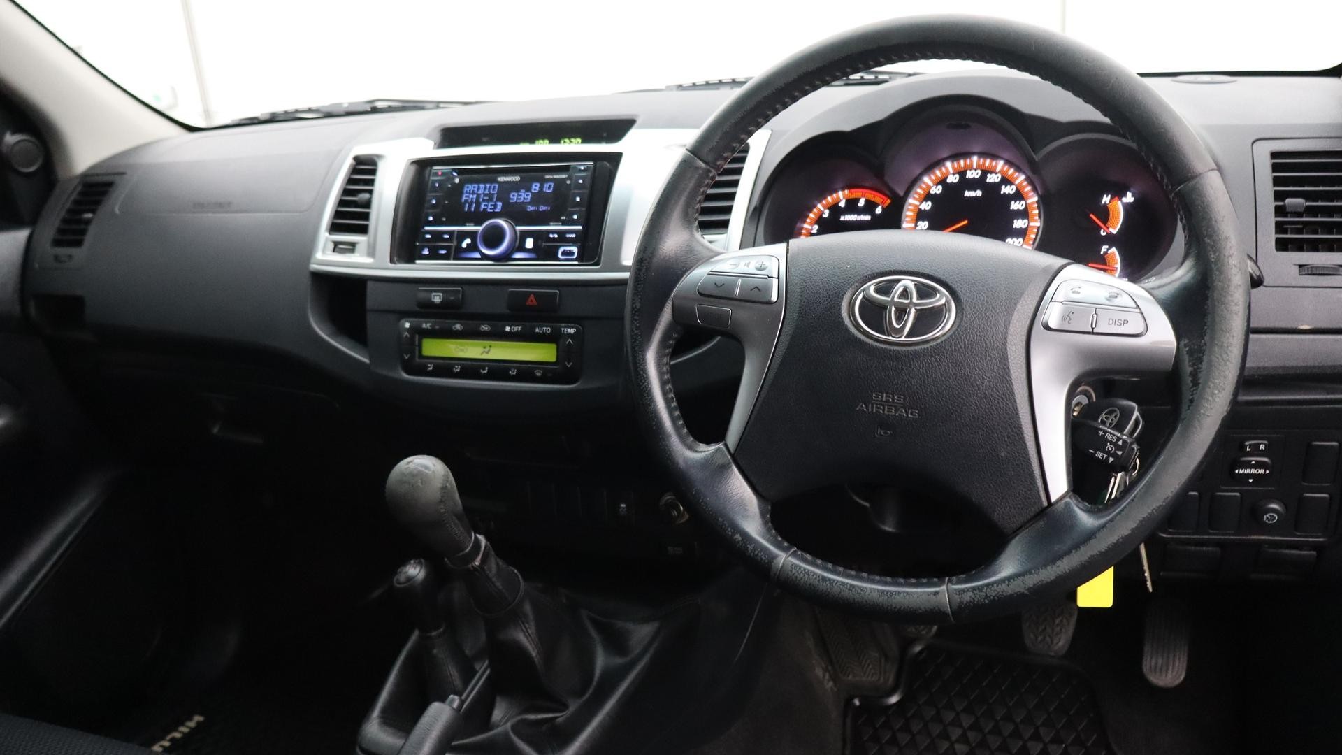 Toyota Hilux image 4