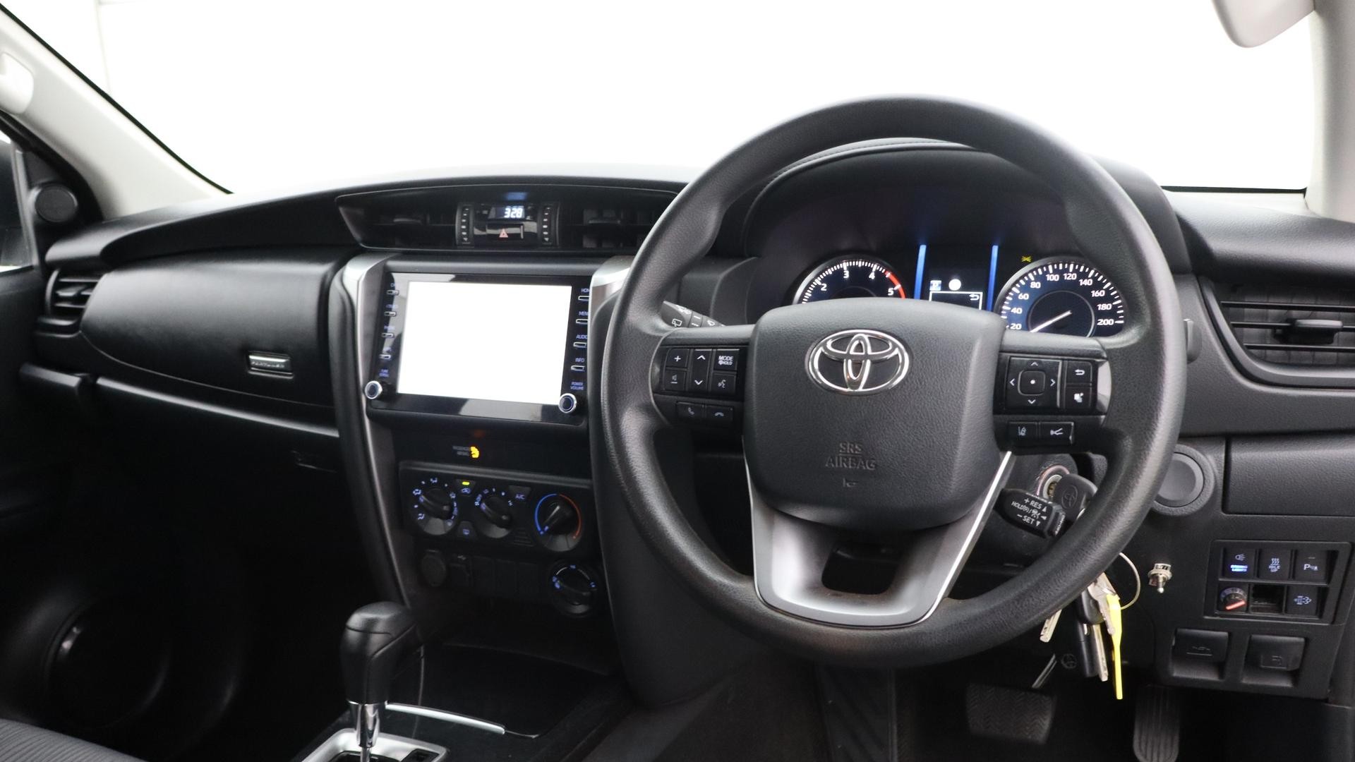 Toyota Fortuner image 4