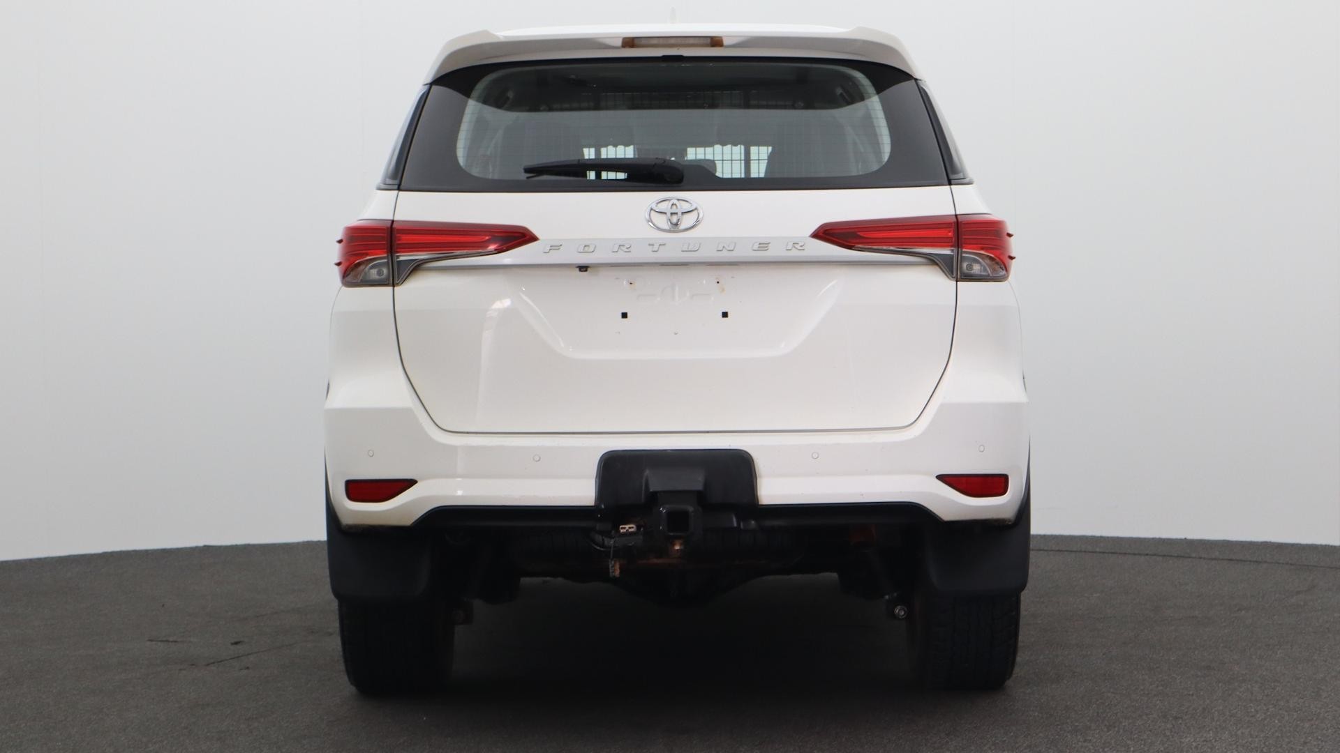 Toyota Fortuner image 3