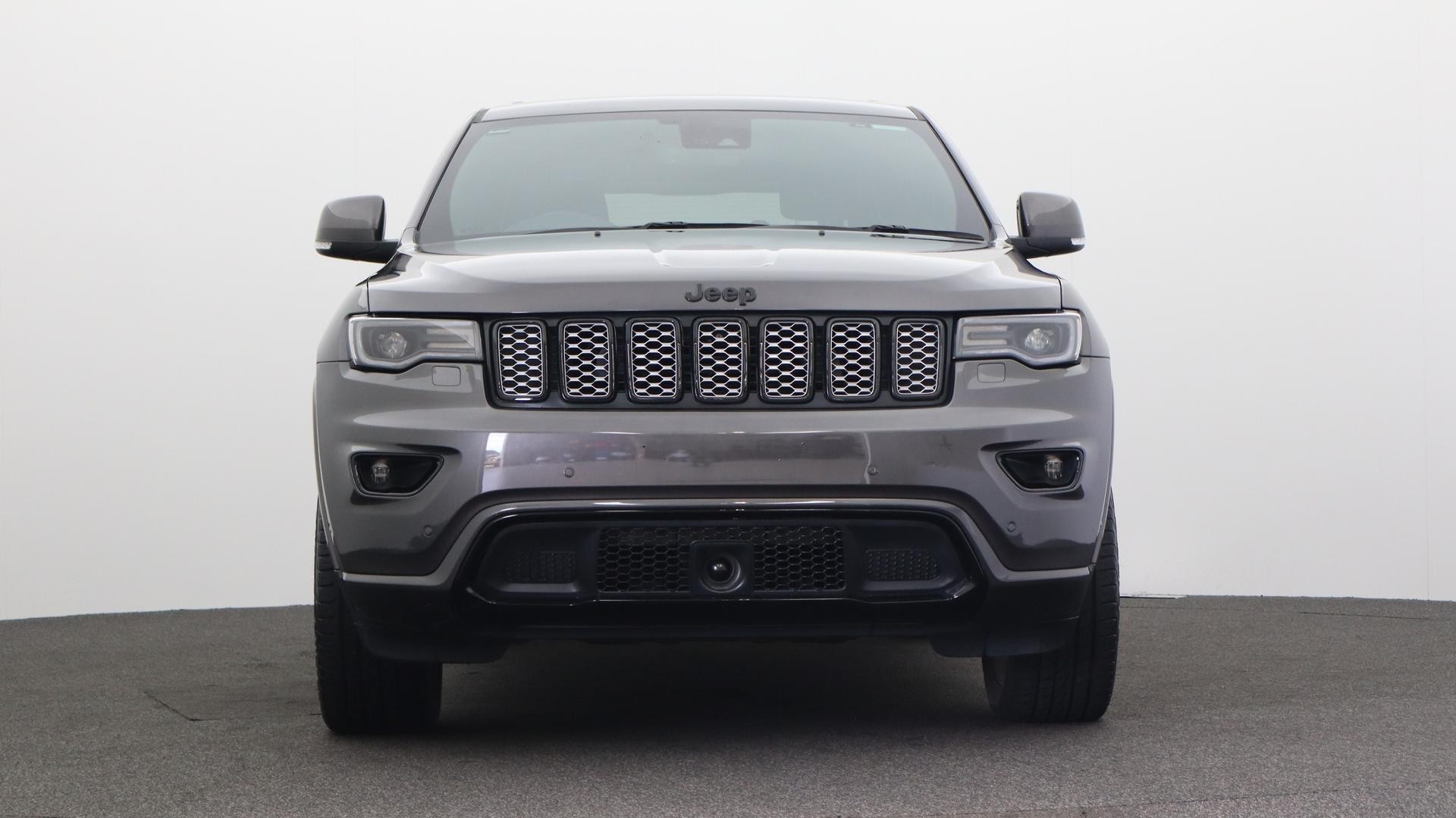 Jeep Grand Cherokee image 2