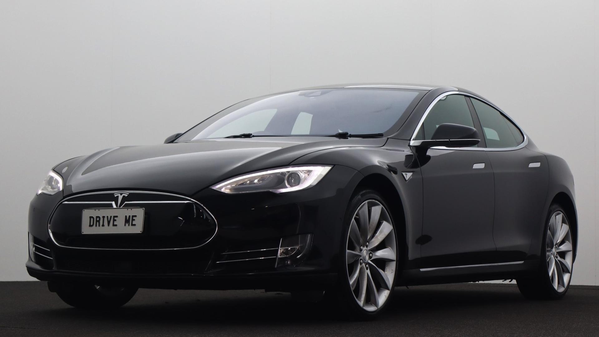Tesla Model S image 1