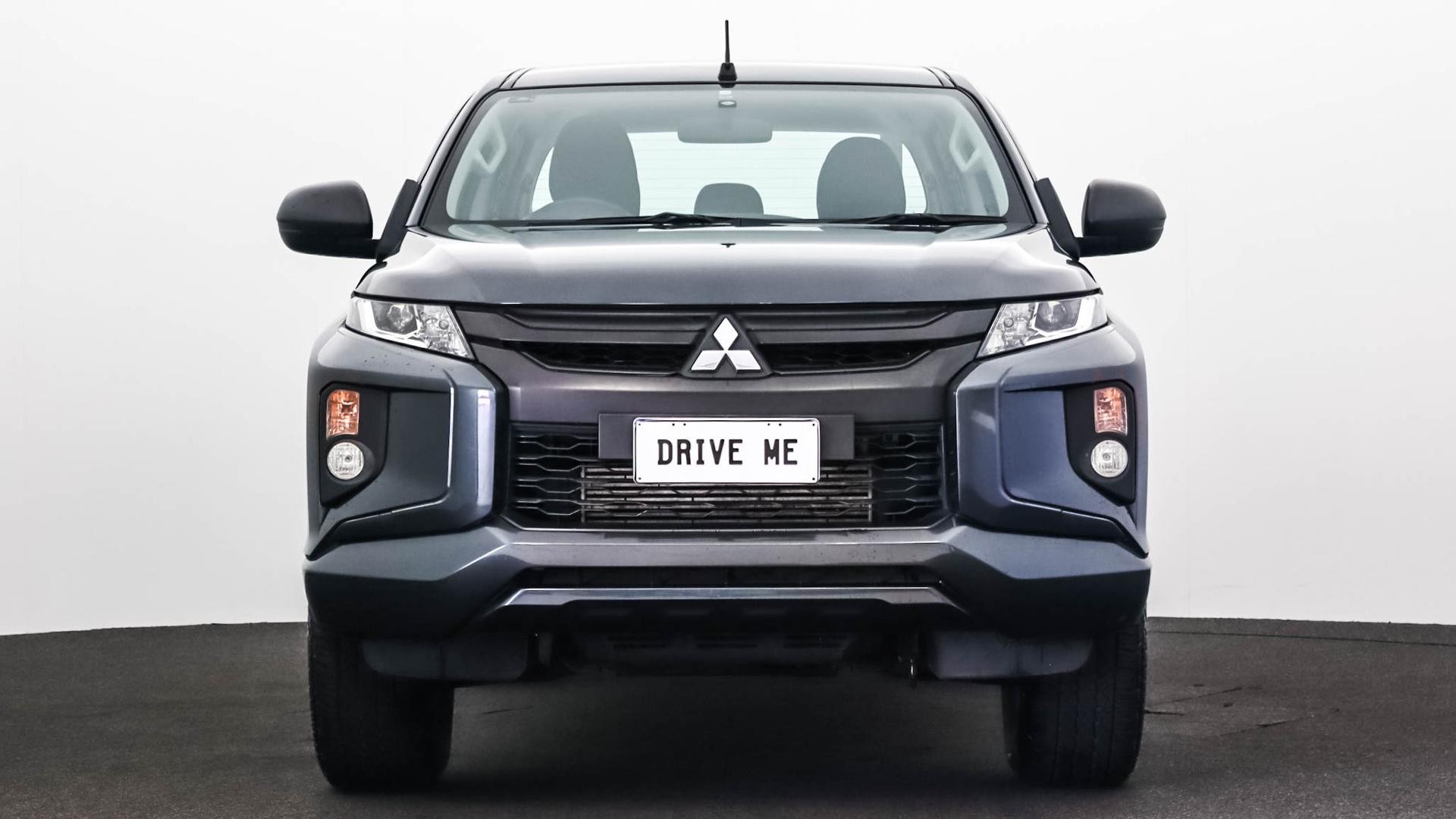 Mitsubishi Triton image 2