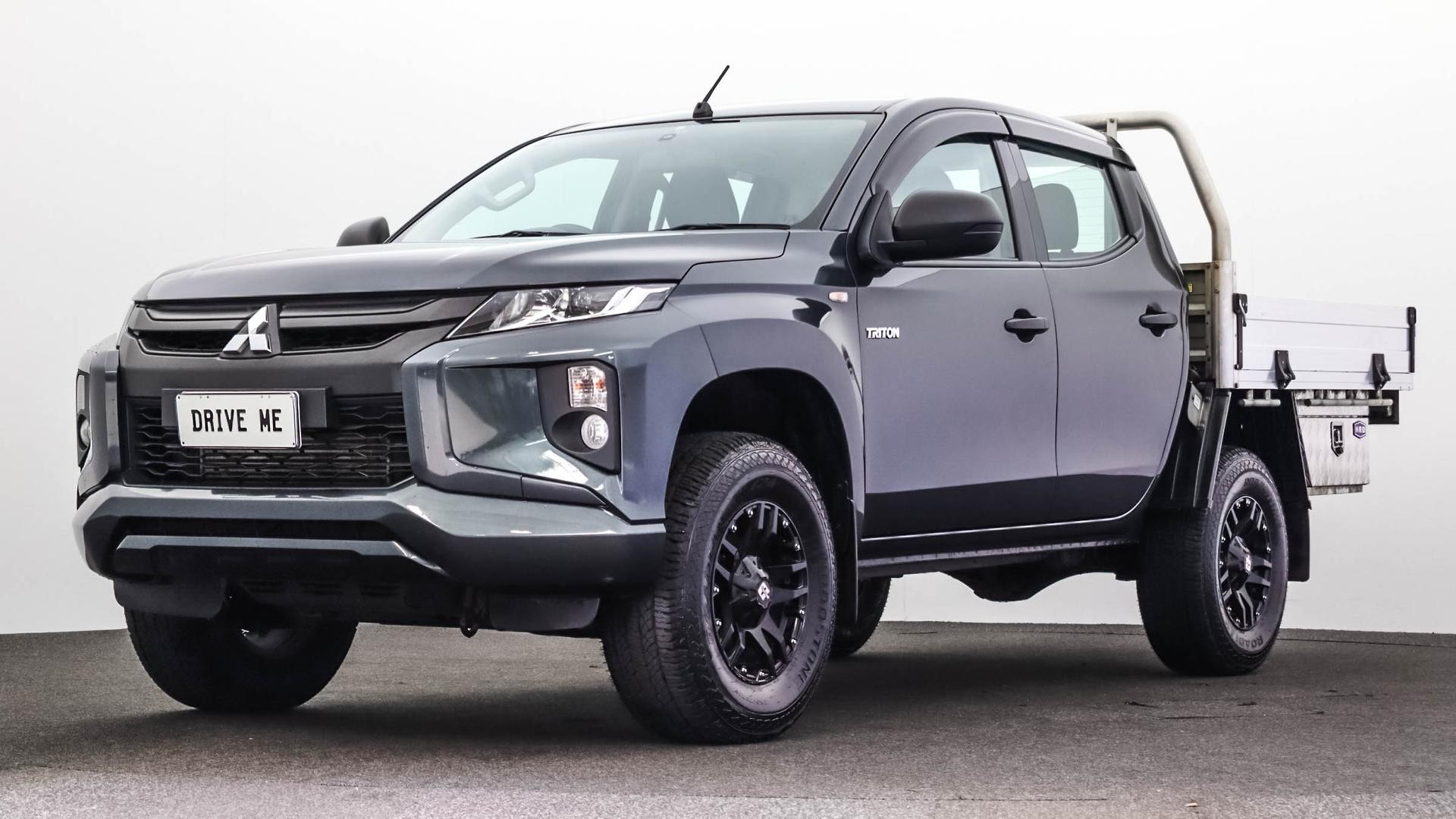 Mitsubishi Triton image 1