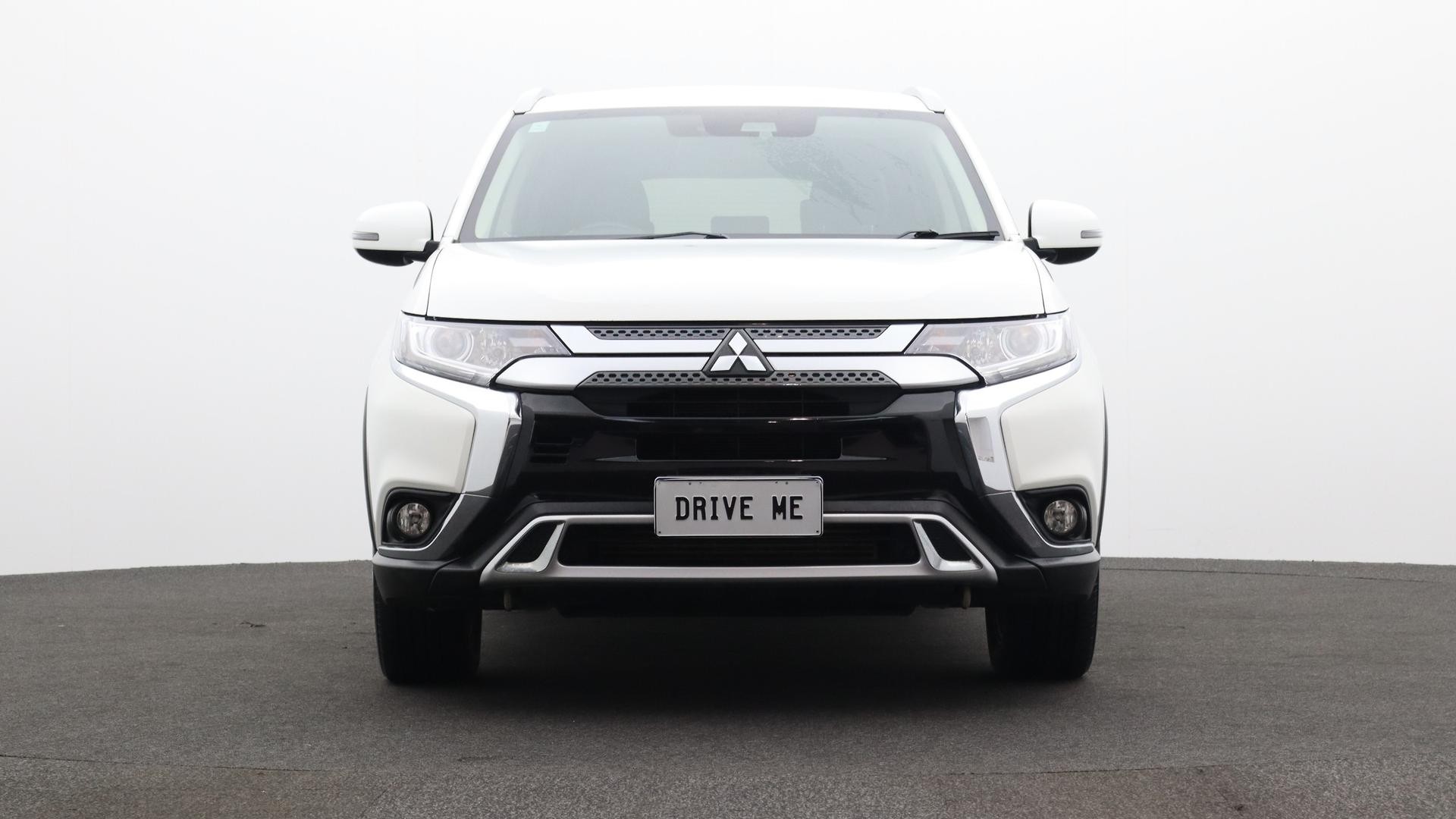 Mitsubishi Outlander image 2