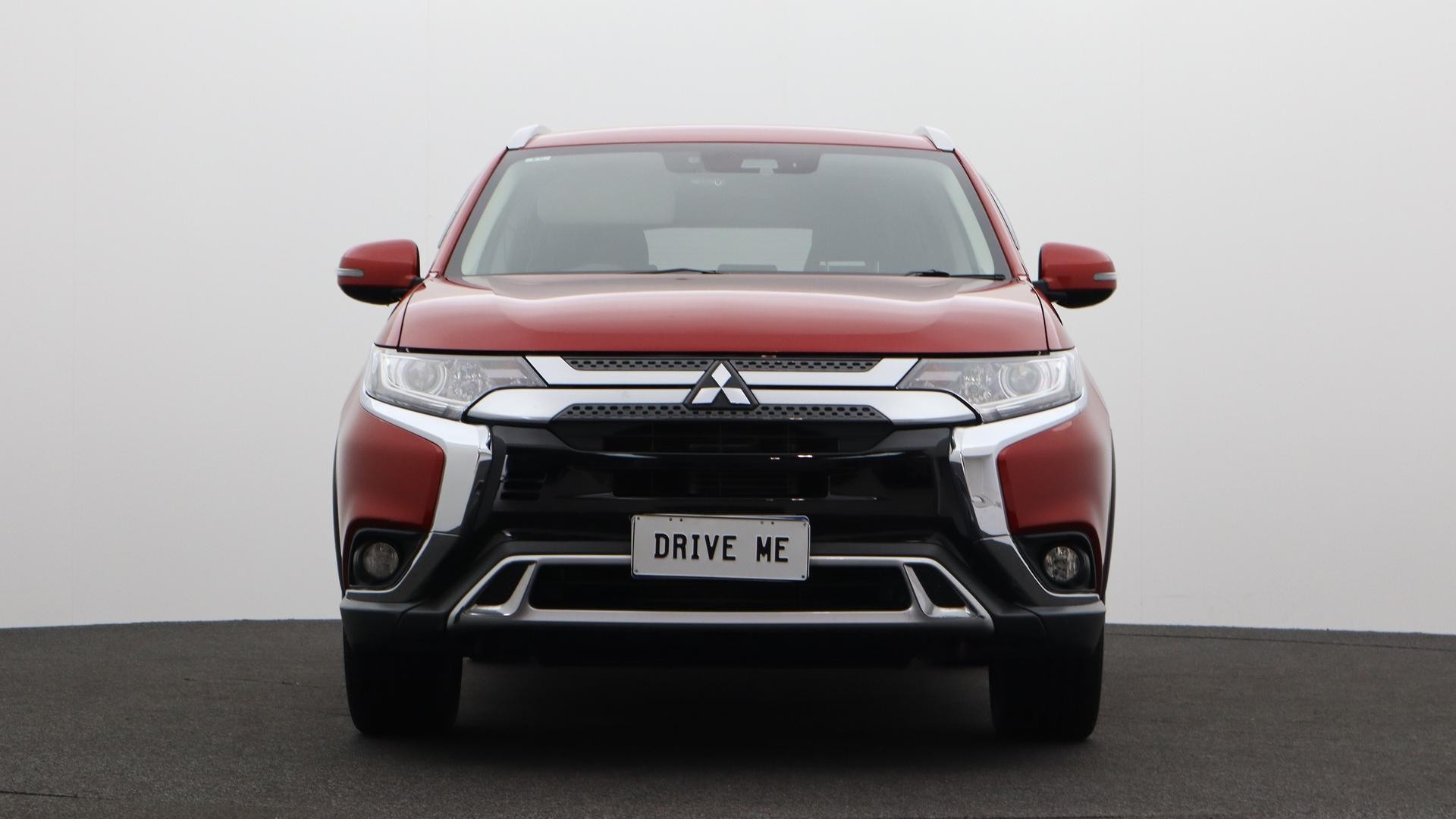 Mitsubishi Outlander image 2