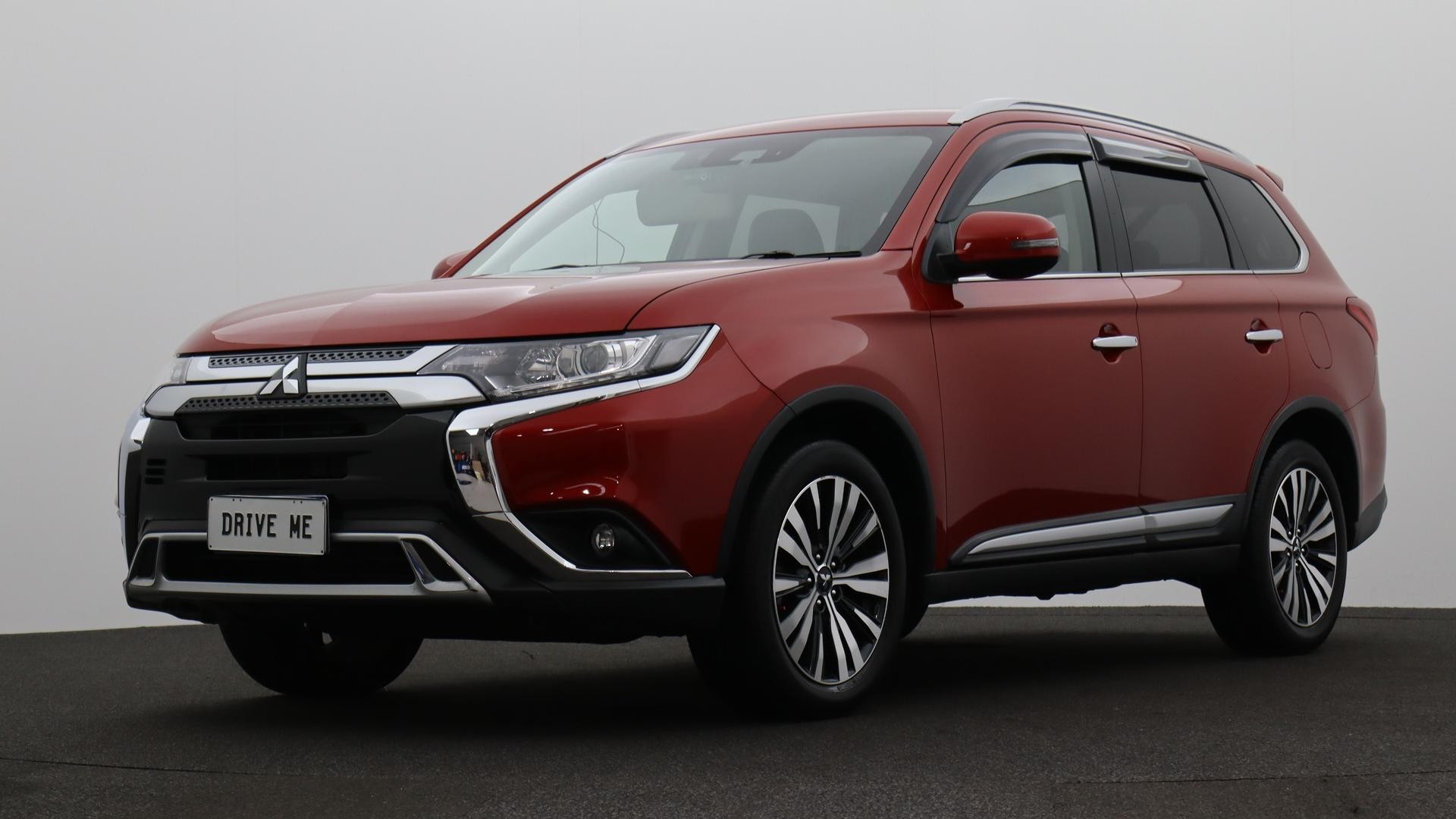 Mitsubishi Outlander image 1