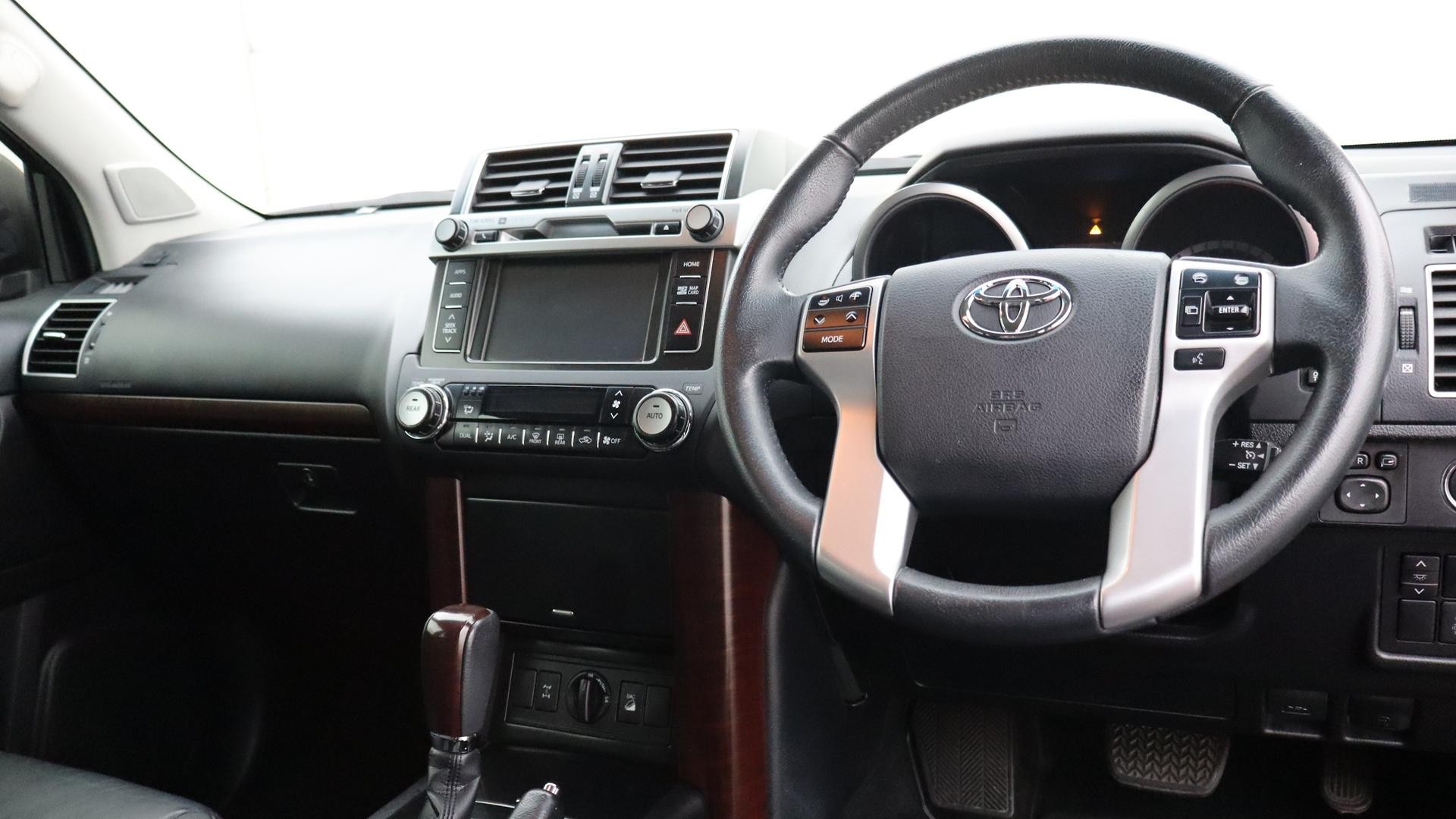 Toyota Landcruiser Prado image 4