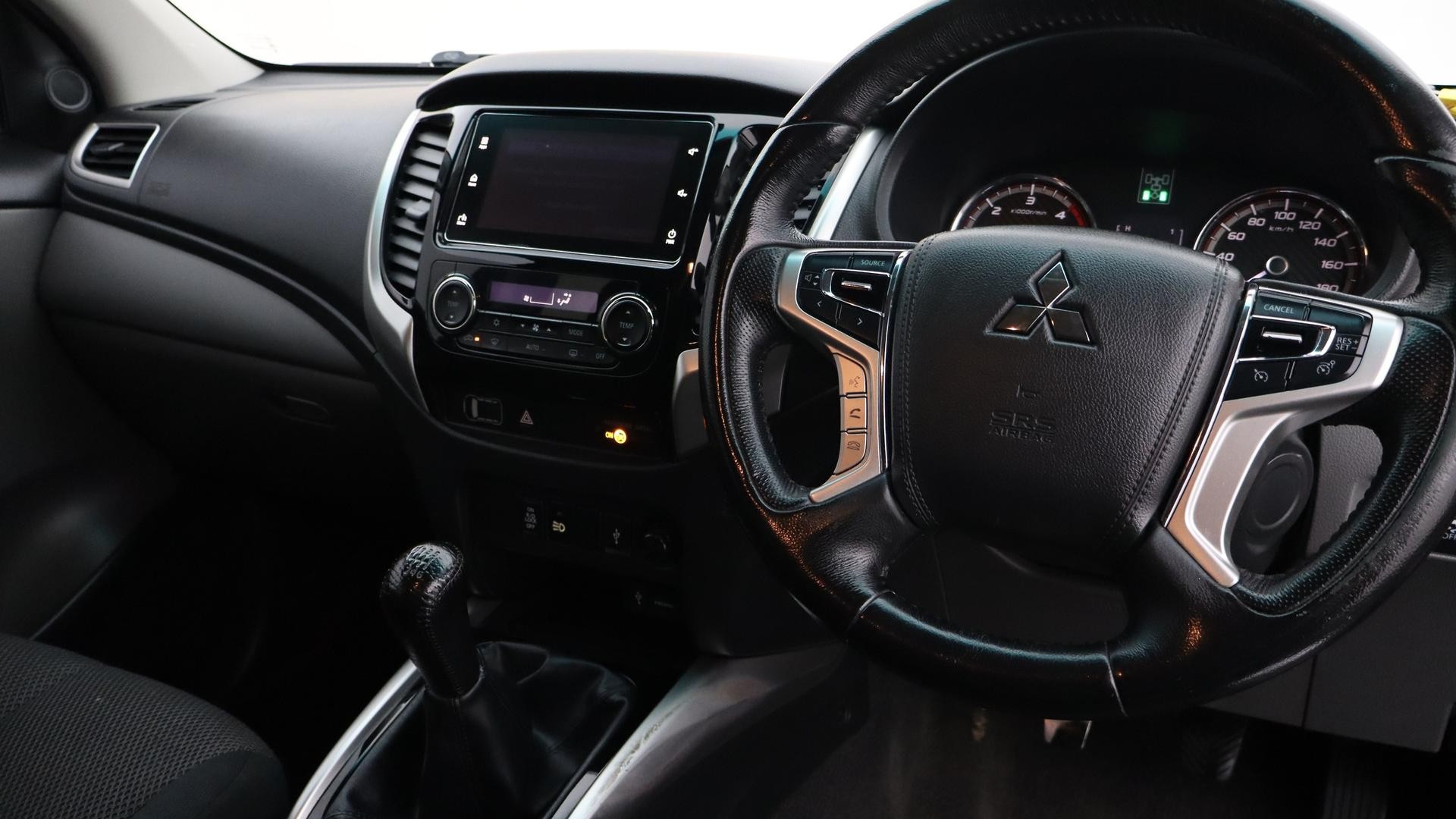 Mitsubishi Triton image 4