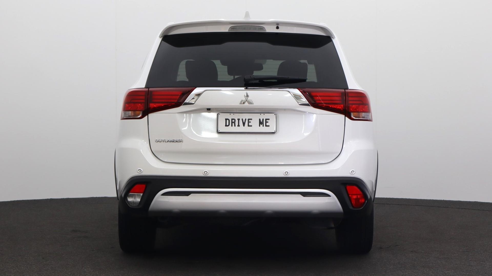 Mitsubishi Outlander image 3