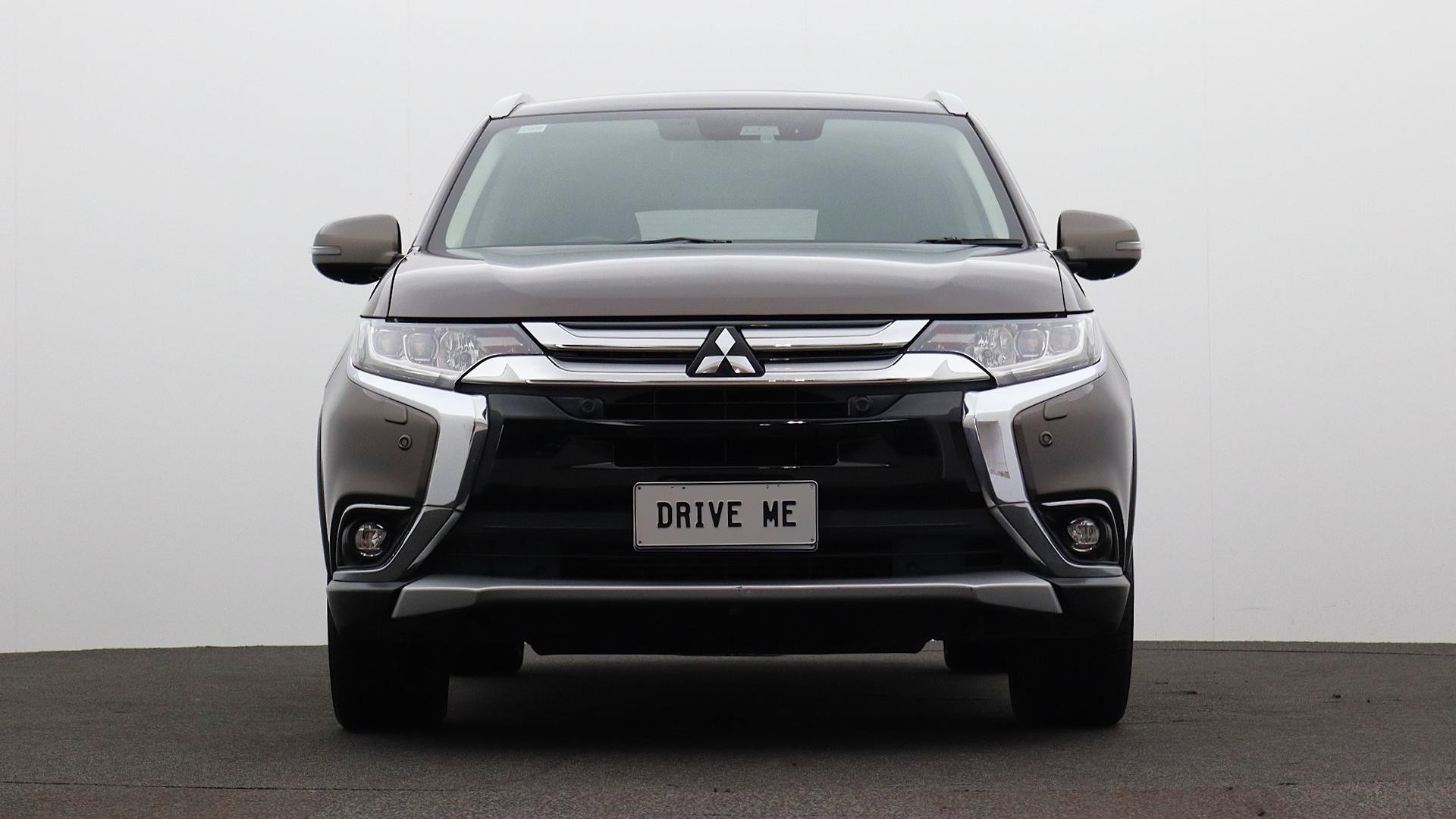 Mitsubishi Outlander image 2