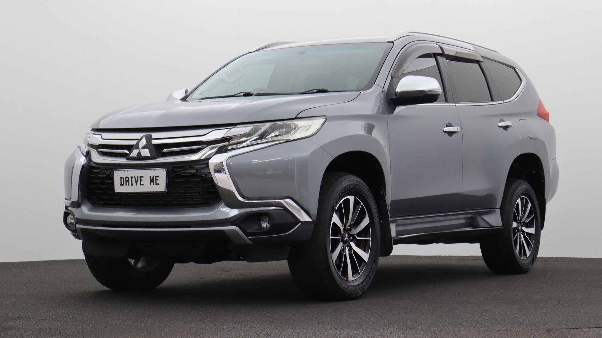 Mitsubishi Pajero Sport image 1