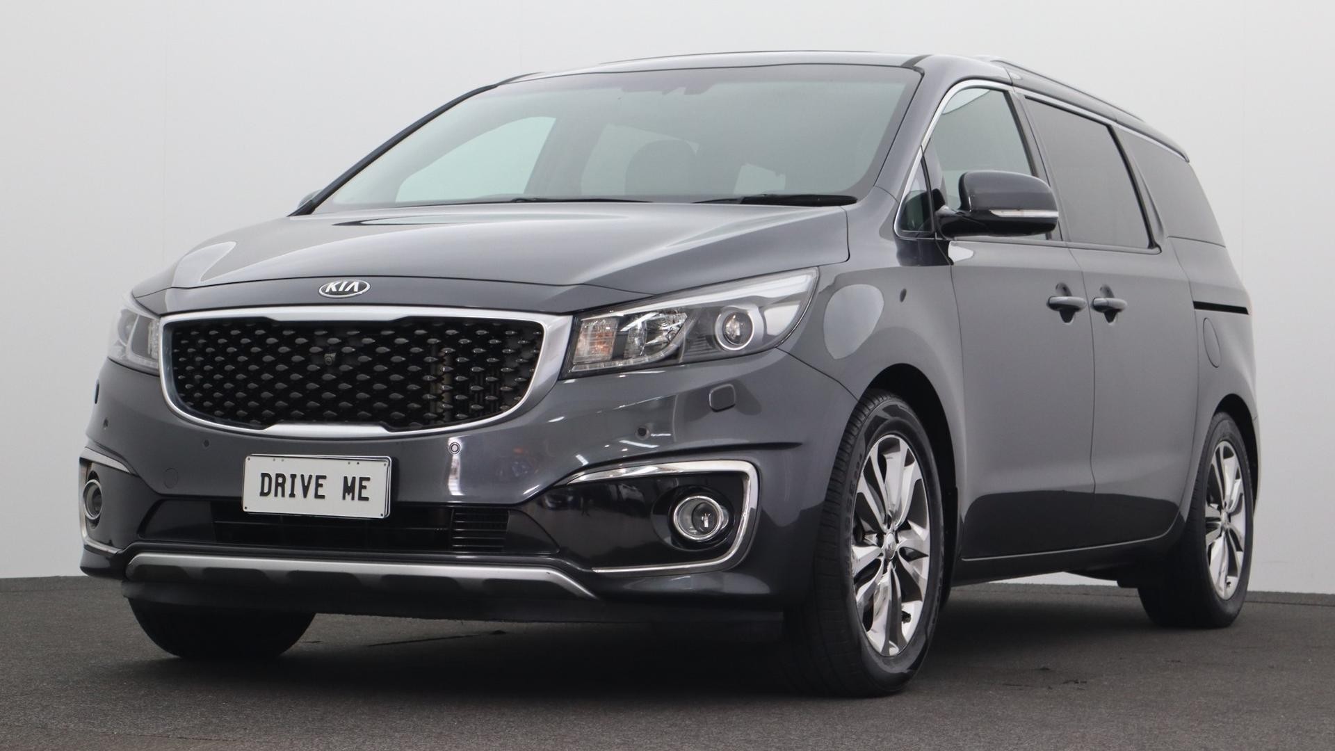 Kia Carnival image 1