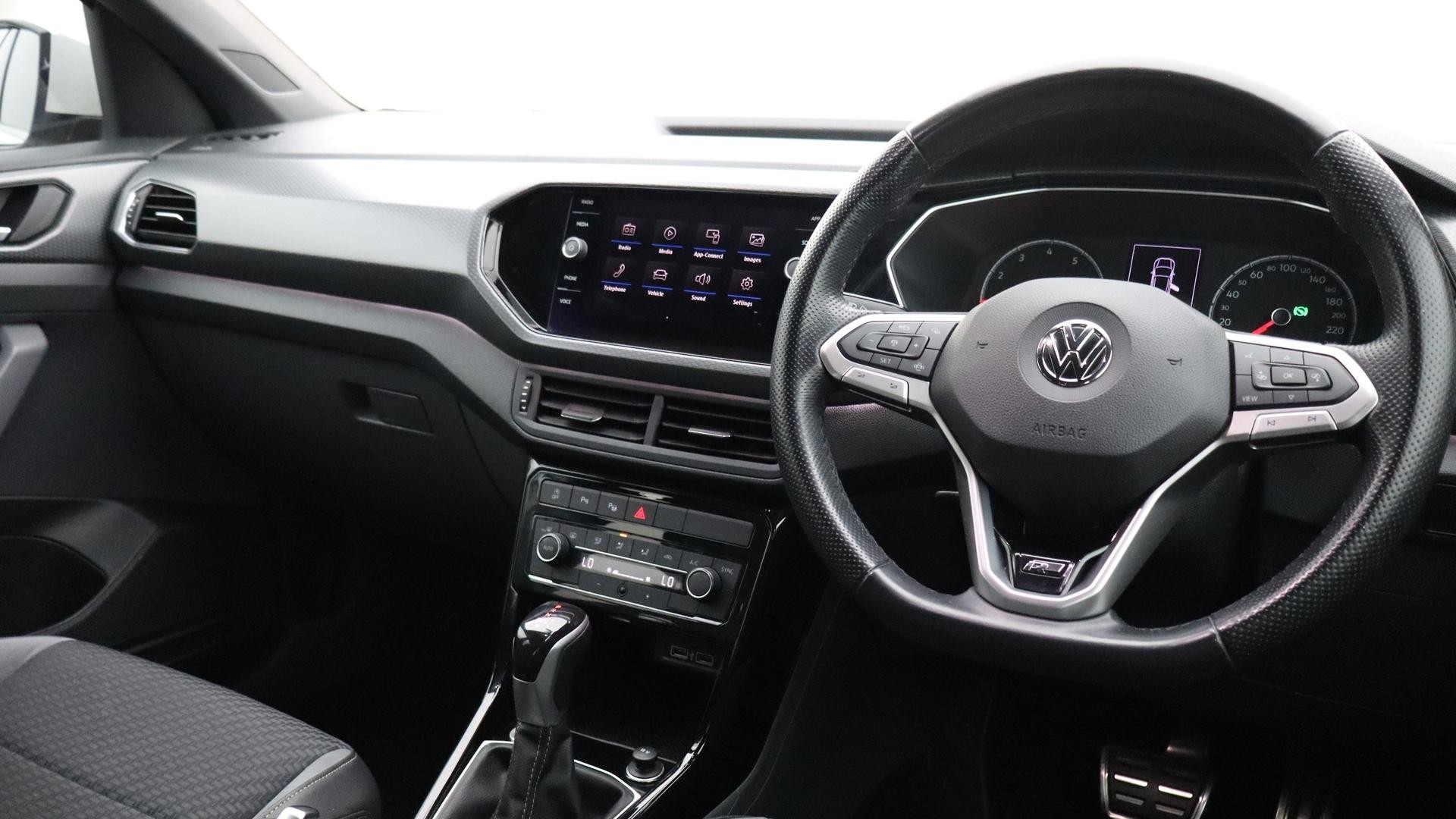 Volkswagen T-cross image 4