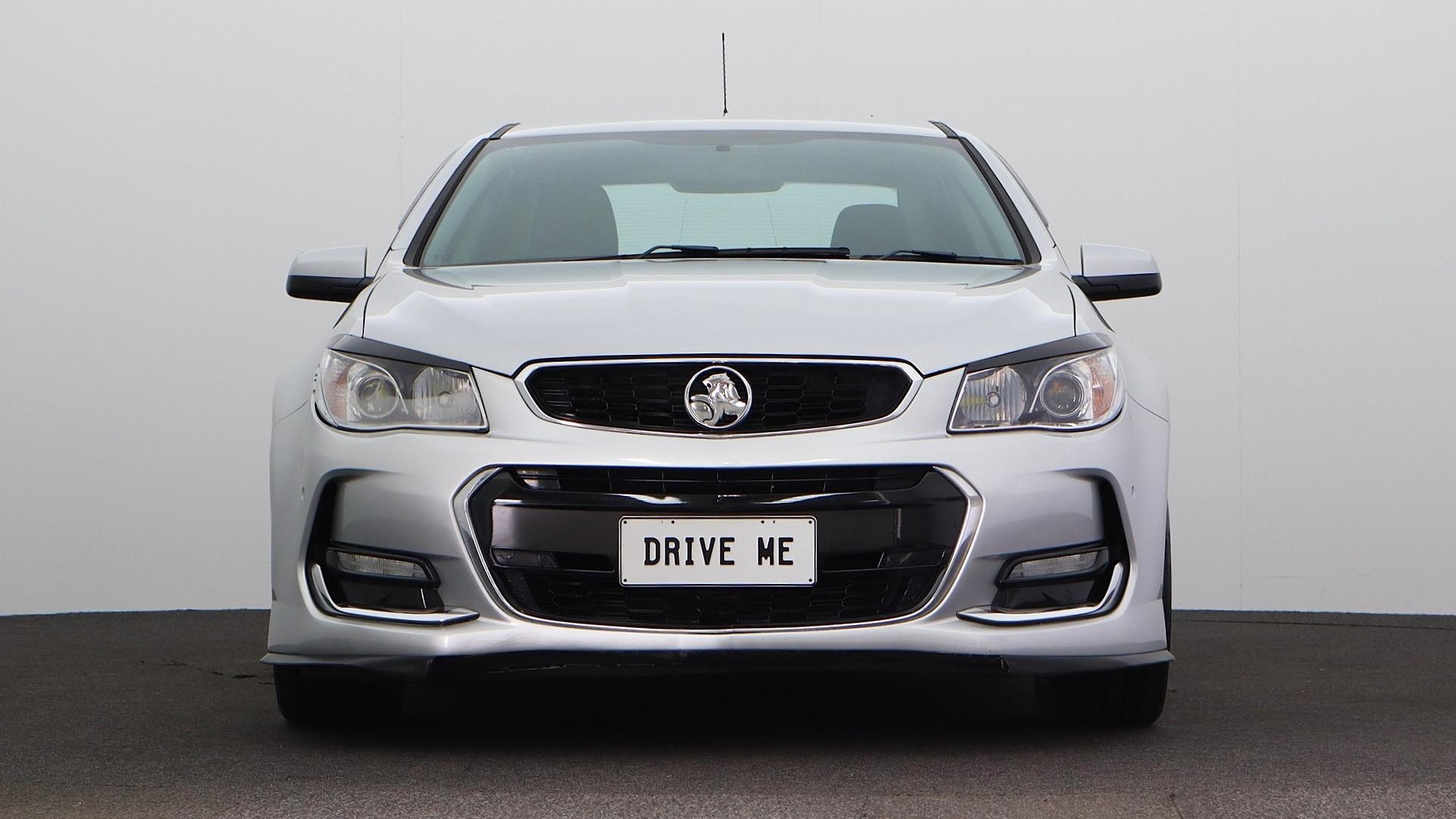 Holden Commodore image 2