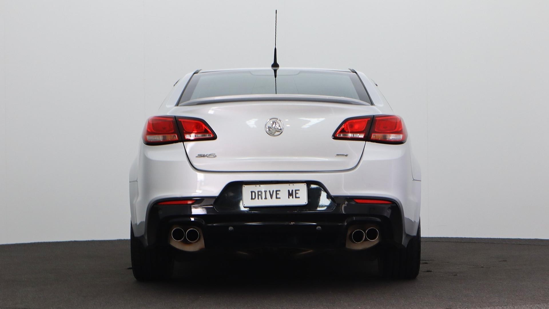 Holden Commodore image 3