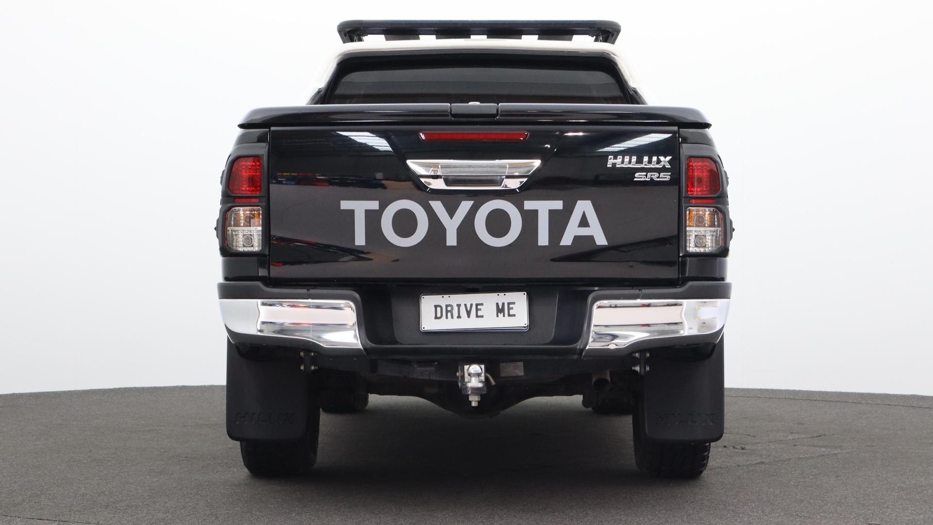 Toyota Hilux image 3