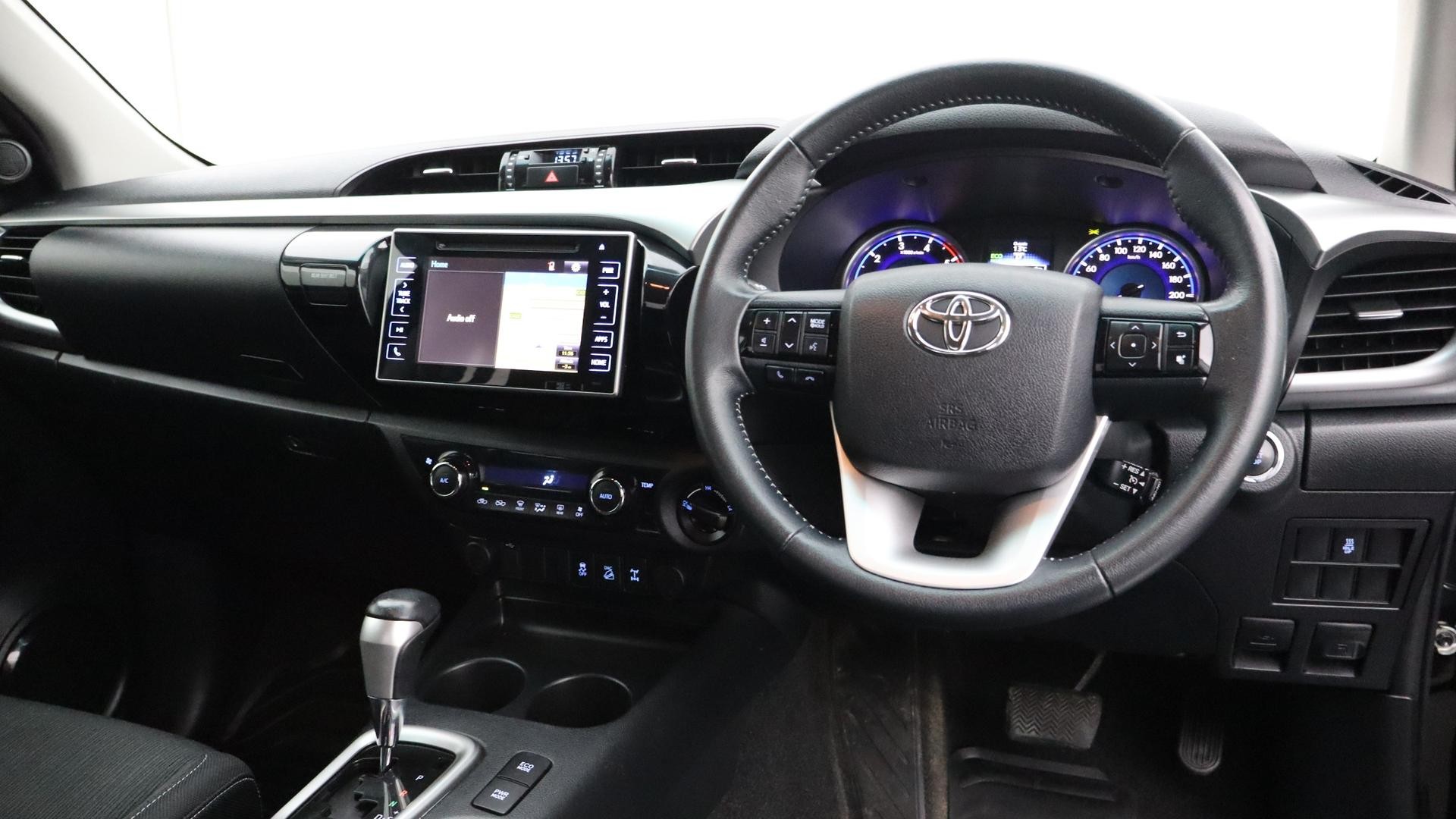 Toyota Hilux image 4