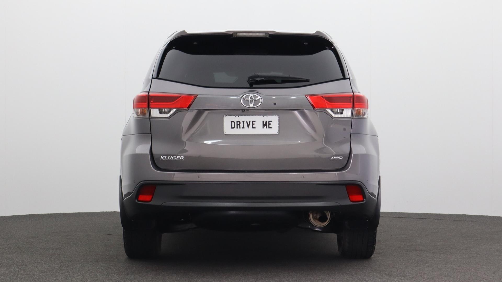 Toyota Kluger image 3