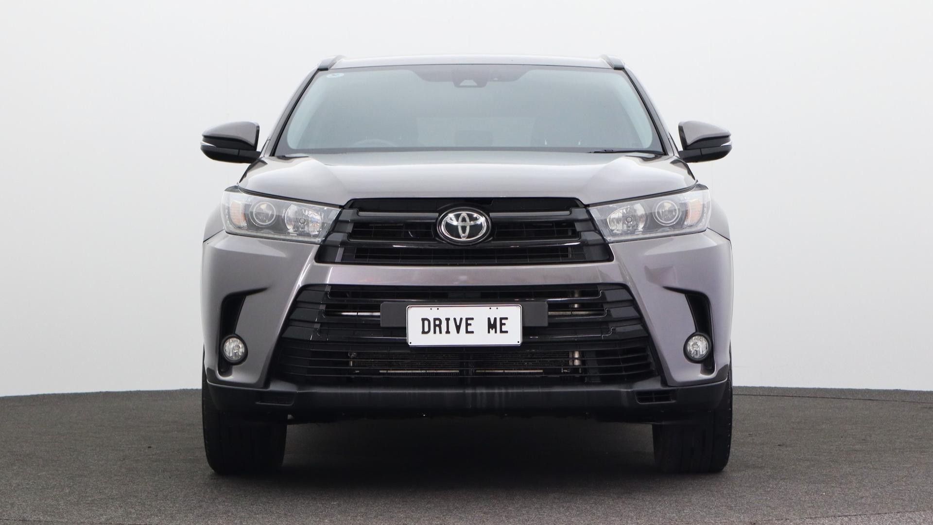 Toyota Kluger image 2