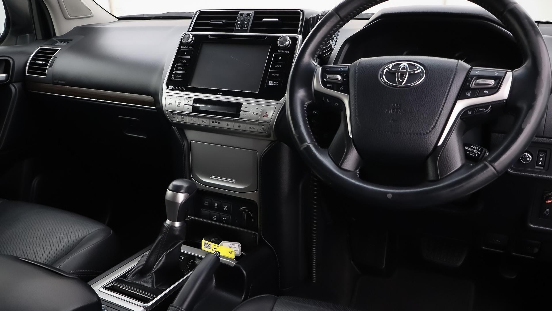 Toyota Landcruiser Prado image 4